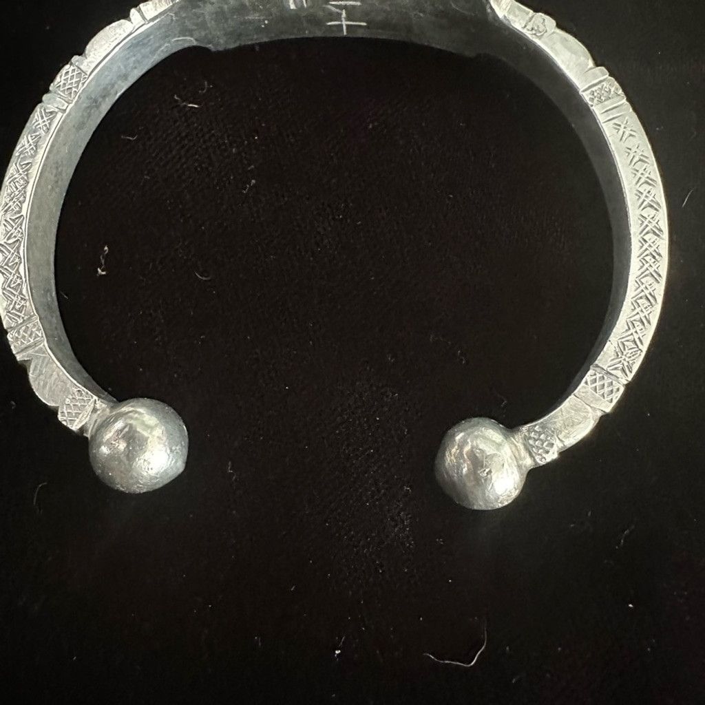 Manebi Vintage mande’ Women's Silver Cuff Bracelet 6.25 Inches Size ONE SIZE - 7 Thumbnail