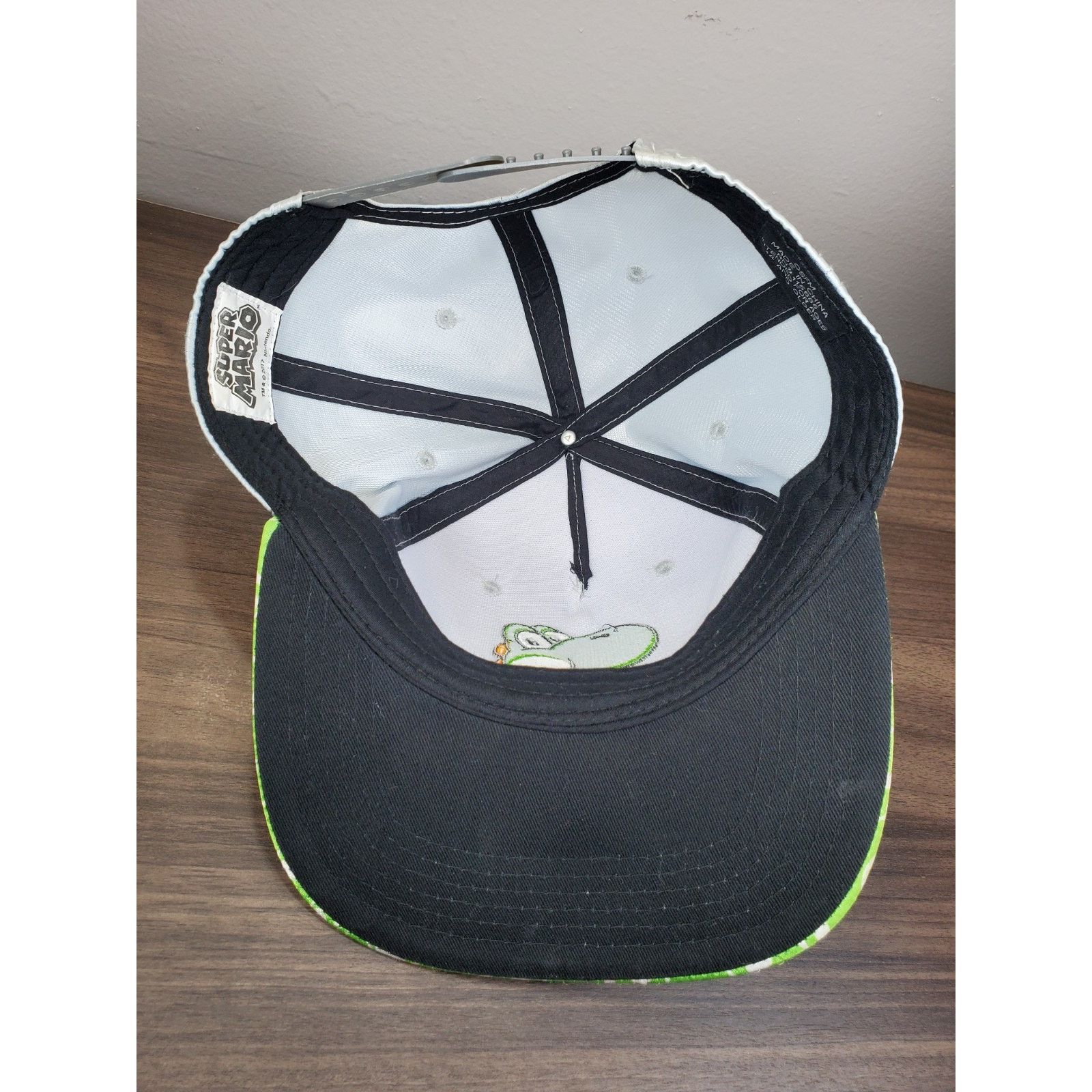 Nintendo Super Mario Yoshi SnapBack Shiny Silver Hat Cap Snapback Size ONE SIZE - 9 Thumbnail