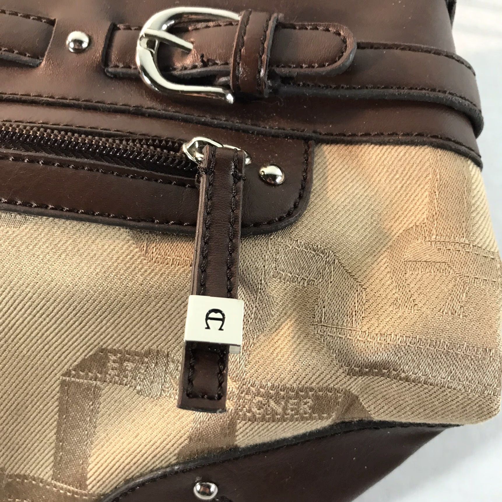 Etienne Aigner VINTAGE Etienne Aigner Womens Shoulder Bag Leather Gold Fabric Multi Pockets Casual Travel Medium Brown Size ONE SIZE - 4 Thumbnail