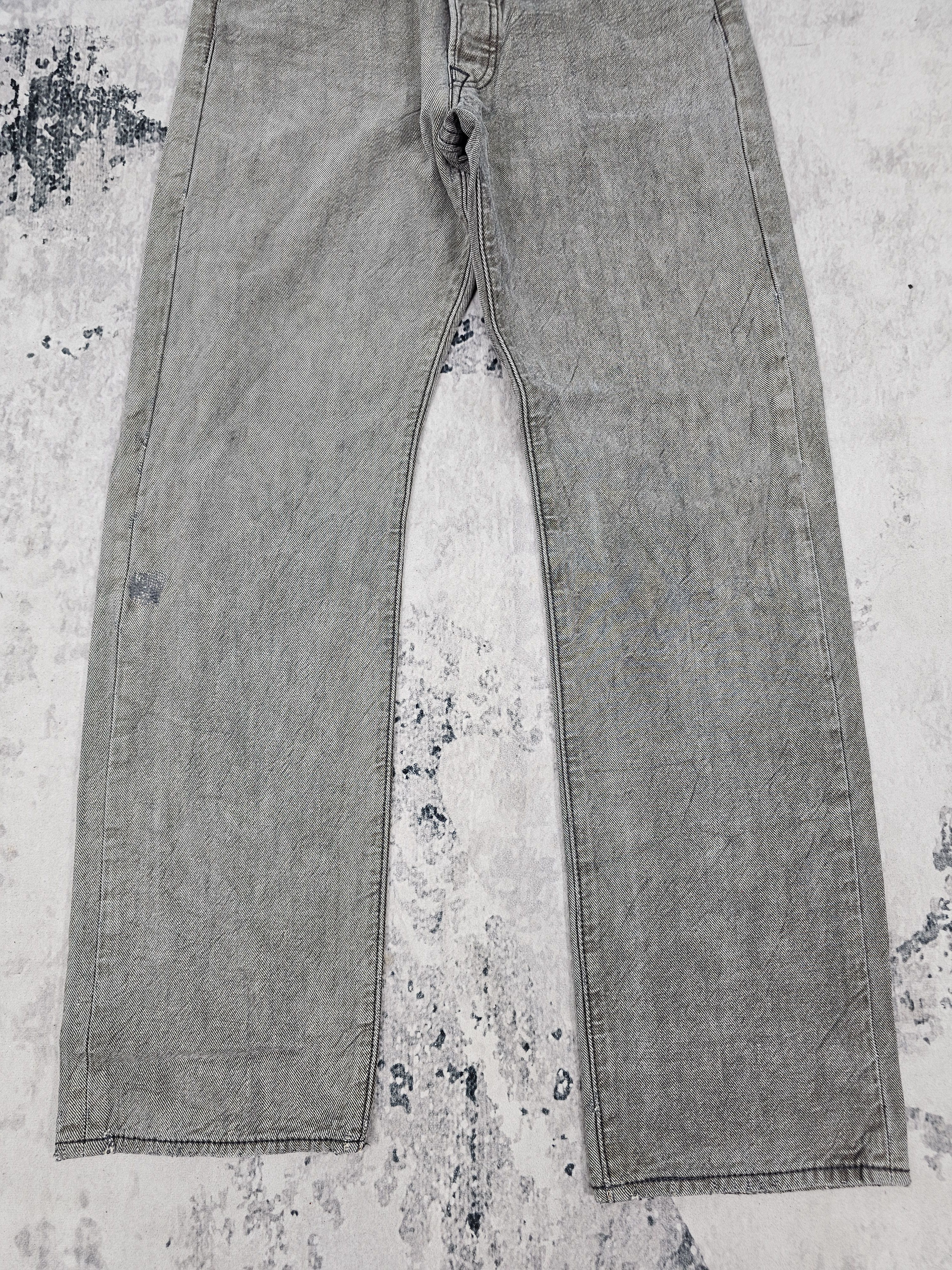 Levi's Vintage Clothing LEVIS 501 Sun Faded Ripped Gray Size 32X30 Jeans L0422 Size US 32 / EU 48 - 4 Thumbnail