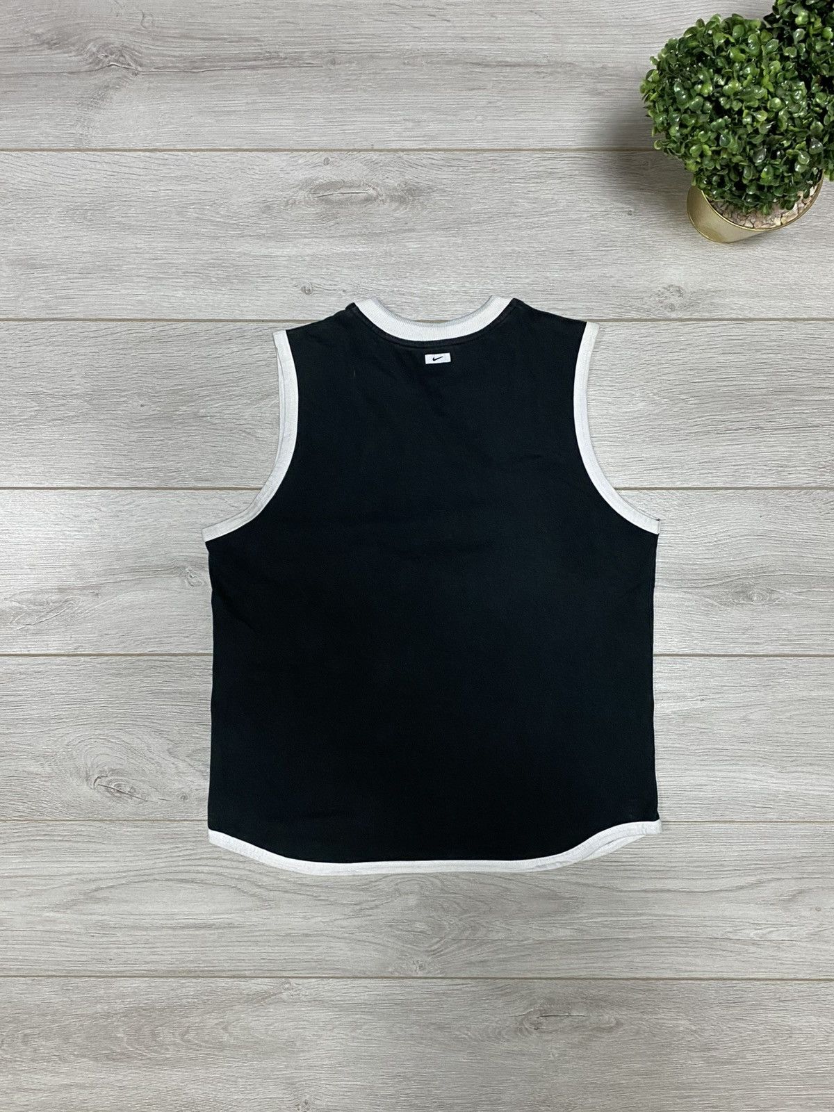 Nike Nike tank top v neck shirt vest swoosh Size US M / EU 48-50 / 2 - 2 Thumbnail