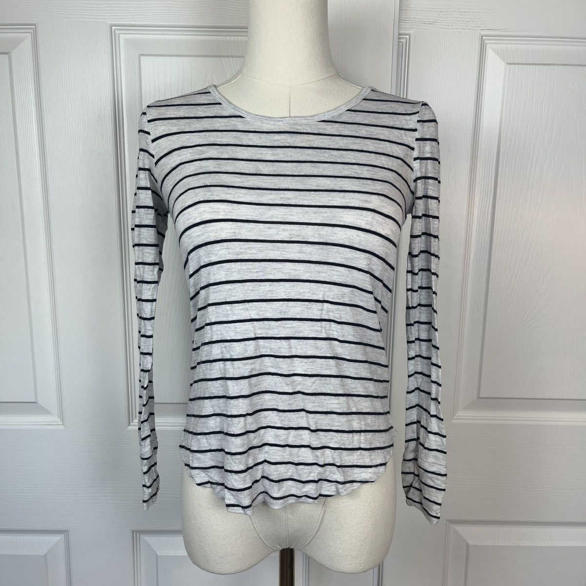 H&M H&M clean girl striped long sleeve minimalist top Size XS / US 0-2 / IT 36-38 - 1 Thumbnail