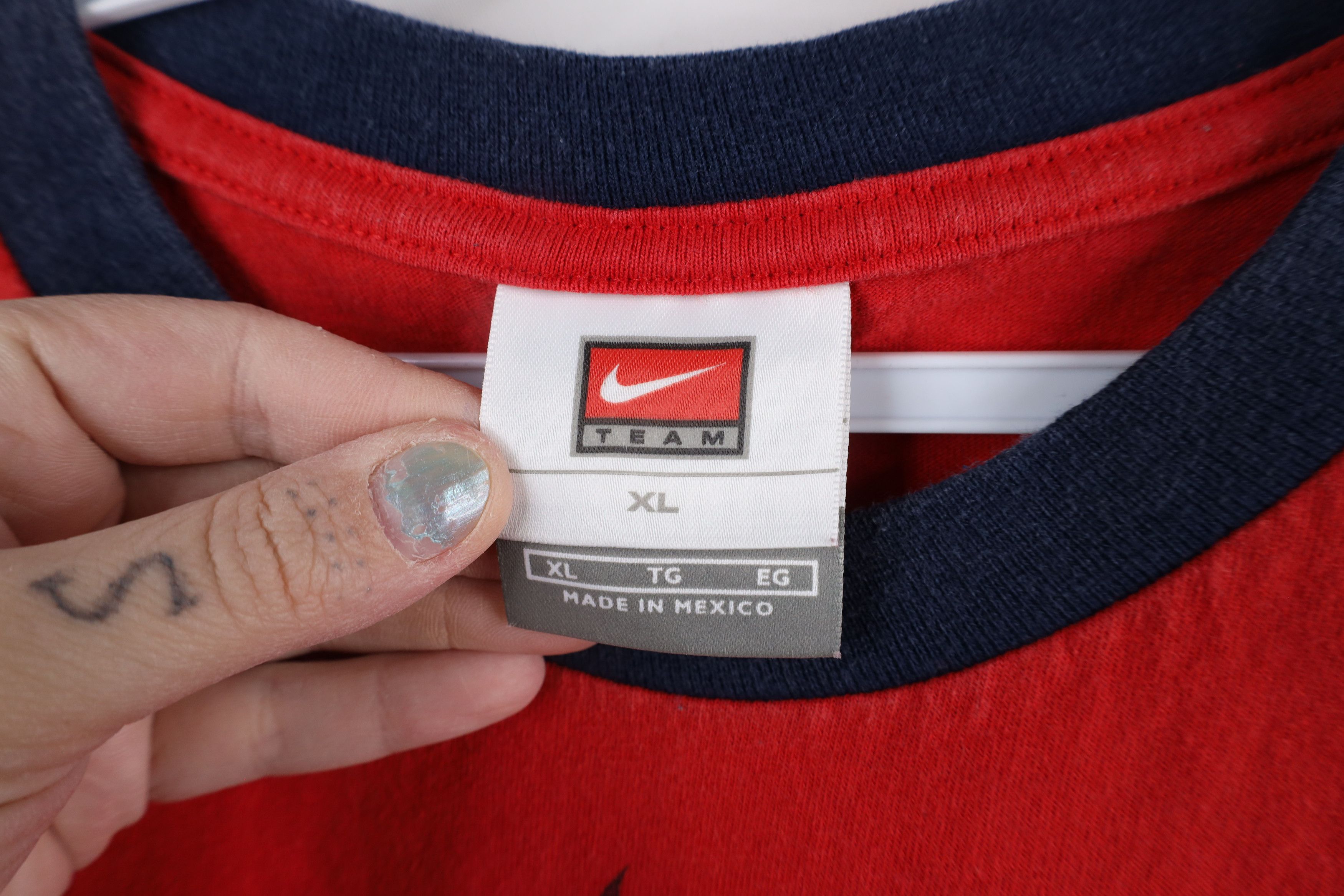 Nike Vintage Nike Travis Scott Swoosh Cleveland Indians T-Shirt Size US XL / EU 56 / 4 - 9 Thumbnail