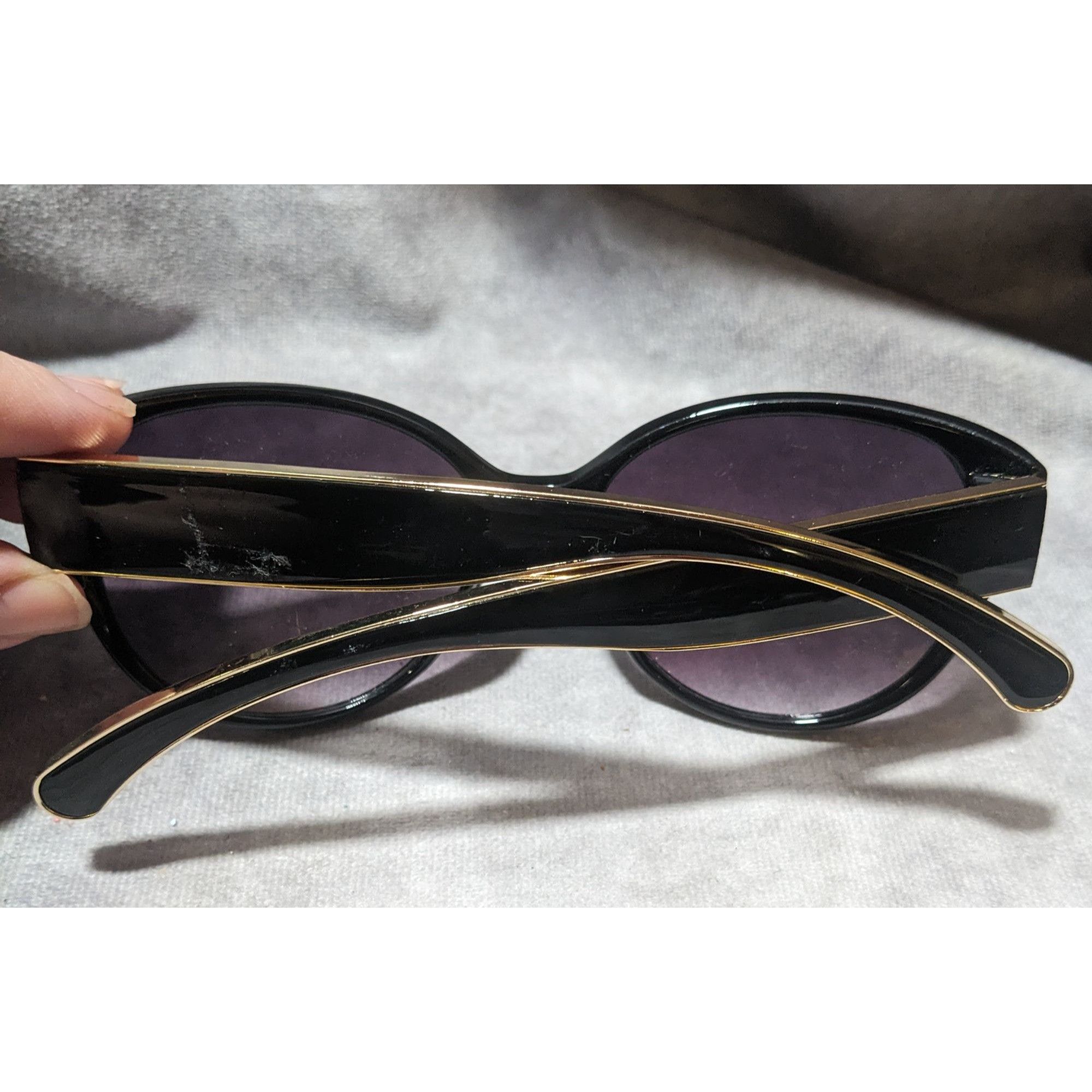 Other Kay by Kay Unger Black And Gold Sunglasses Size ONE SIZE - 7 Thumbnail