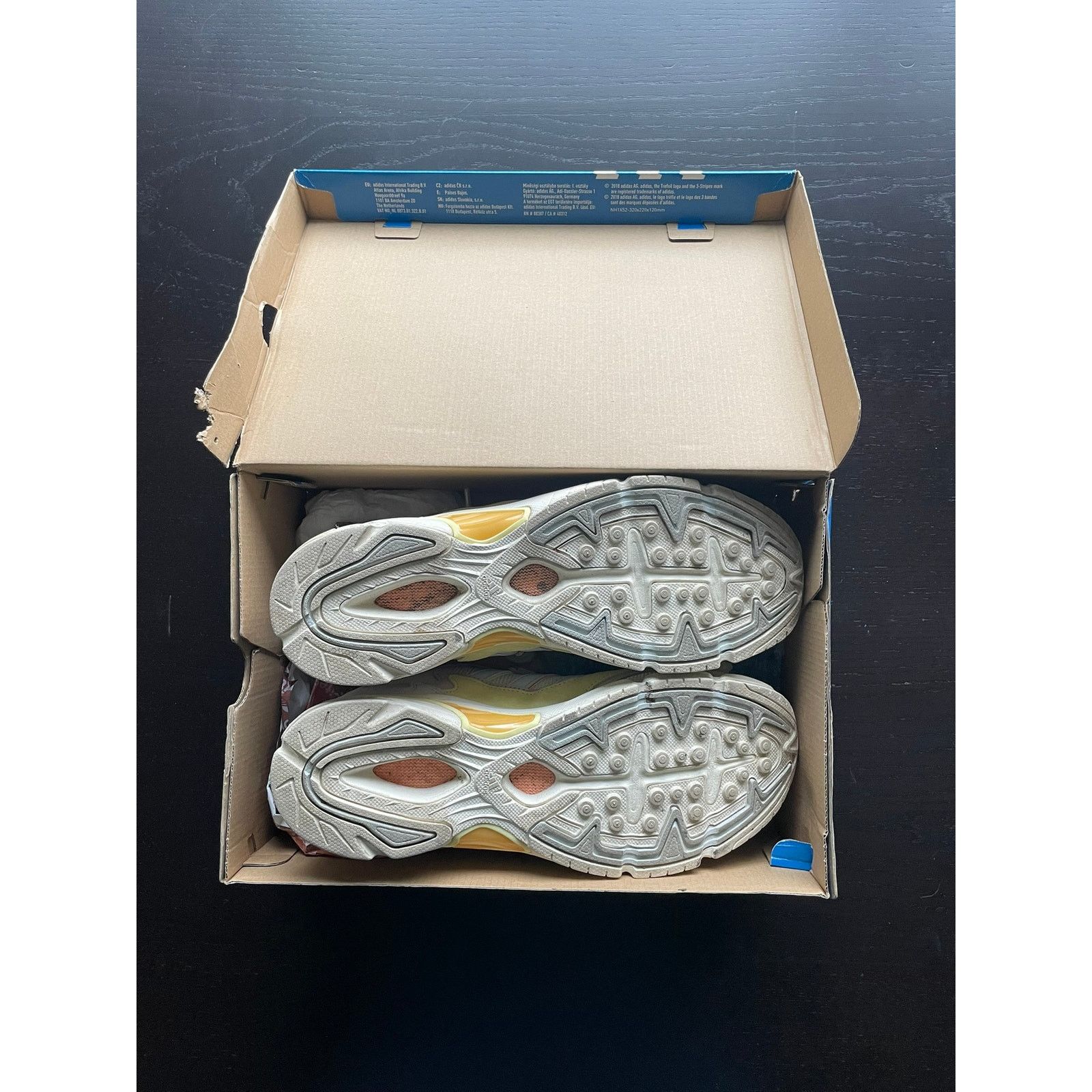 Adidas Adidas Temper Run Pride 9.5 Size US 9.5 / EU 42-43 - 3 Thumbnail