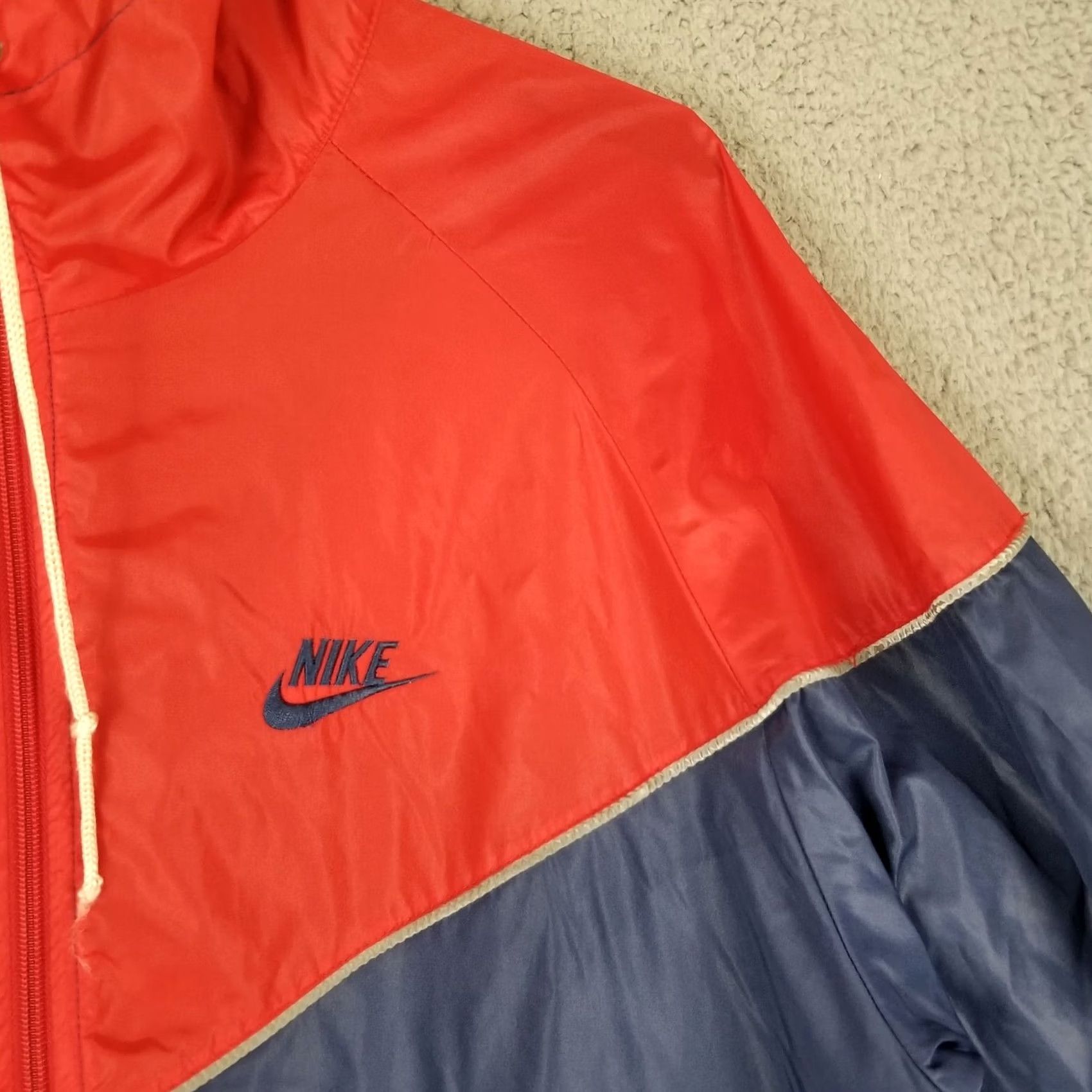 Nike VINTAGE Nike Windrunner Jacket XL Blue Reflective Windrunner 80s Mens Size US XL / EU 56 / 4 - 4 Thumbnail