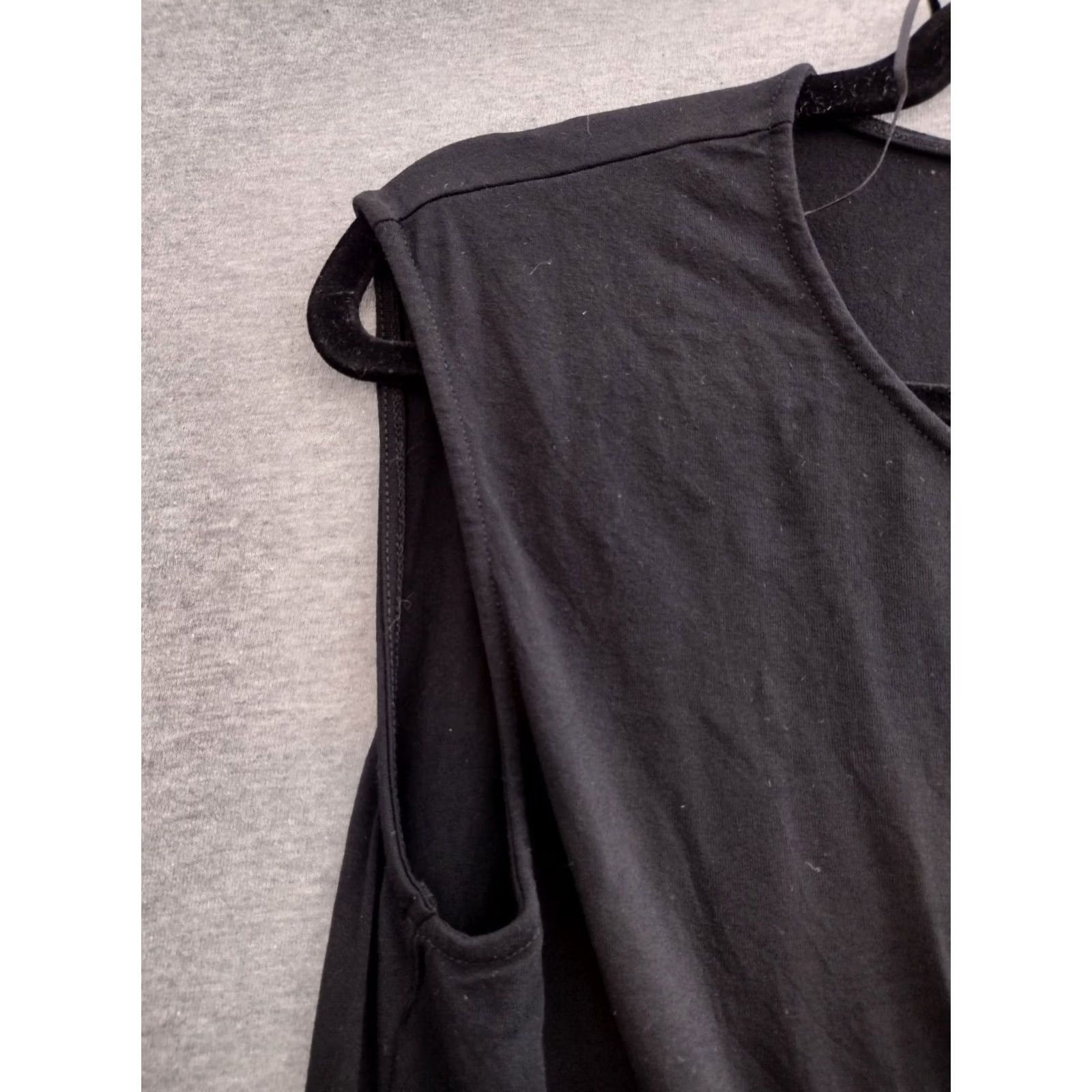 Vince Camuto Vince Camuto Women Short Sleeveless Dress Crew Neck Side Overlap Black M Dress Women's Sleeveless Blended Fabric Knit Short Solid 90s? Size 32" / US 10 / IT 46 - 7 Thumbnail