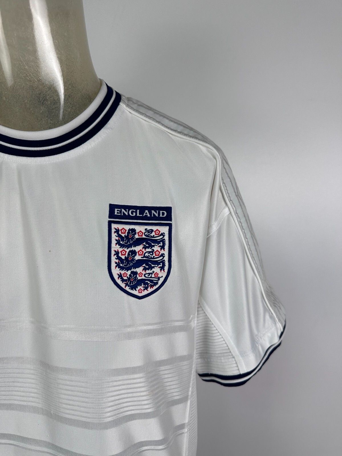 Umbro ENGLAND 1999 2001 FOOTBAL SHIRT SOCCER JERSEY UMBRO sz L Size US L / EU 52-54 / 3 - 2 Thumbnail