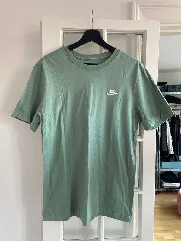Nike Nike T-Shirt – Mint Green & in Great Condition! Size US M / EU 48-50 / 2 - 1 Thumbnail
