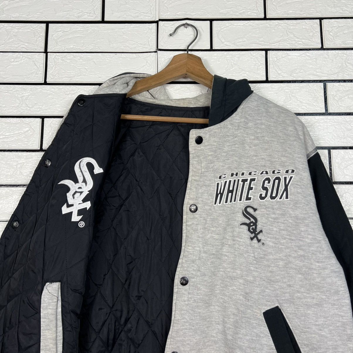 MLB CHICAGO WHITE SOX Reversible Hooded Varsity Youth #4059-C184 Size US M / EU 48-50 / 2 - 14 Thumbnail