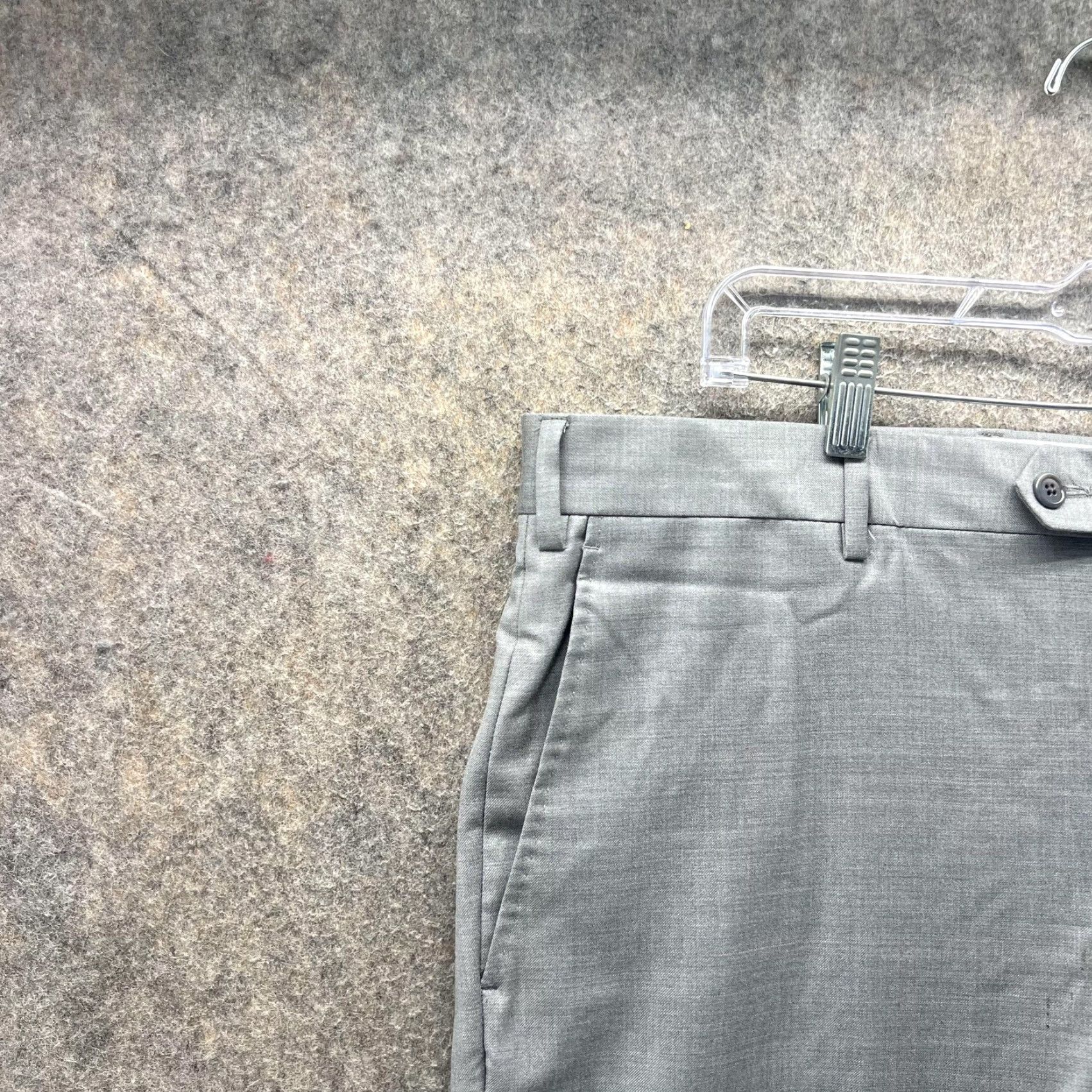 Saks Fifth Avenue Saks Fifth Avenue Dress Pants Mens 44 Gray Classic Fit Flat Front Straight Leg Pants Adult 44 Gray Persistent Wrinkling Size US 44 / EU 60 - 6 Thumbnail