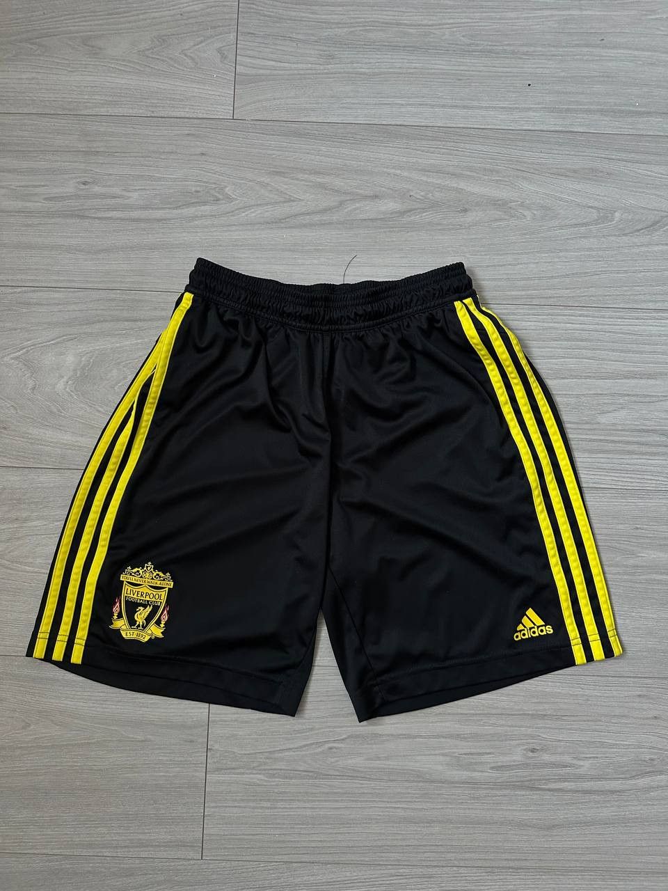 Adidas LIVERPOOL HOME FOOTBALL SOCCER SHORTS ADIDAS Size US 28 / EU 44 - 1 Thumbnail
