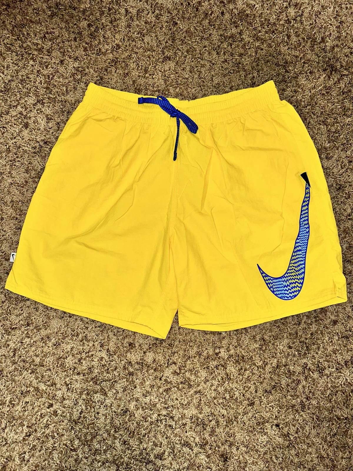 Nike Nike Men's Electric Swoosh Icon 7 Volley Shorts Size US 36 / EU 52 - 1 Thumbnail