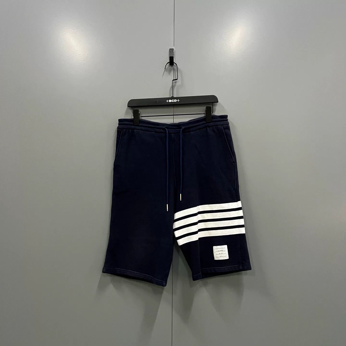 Thom Browne thom browne navy stripe shorts size 3 Size US 32 / EU 48 - 1 Thumbnail