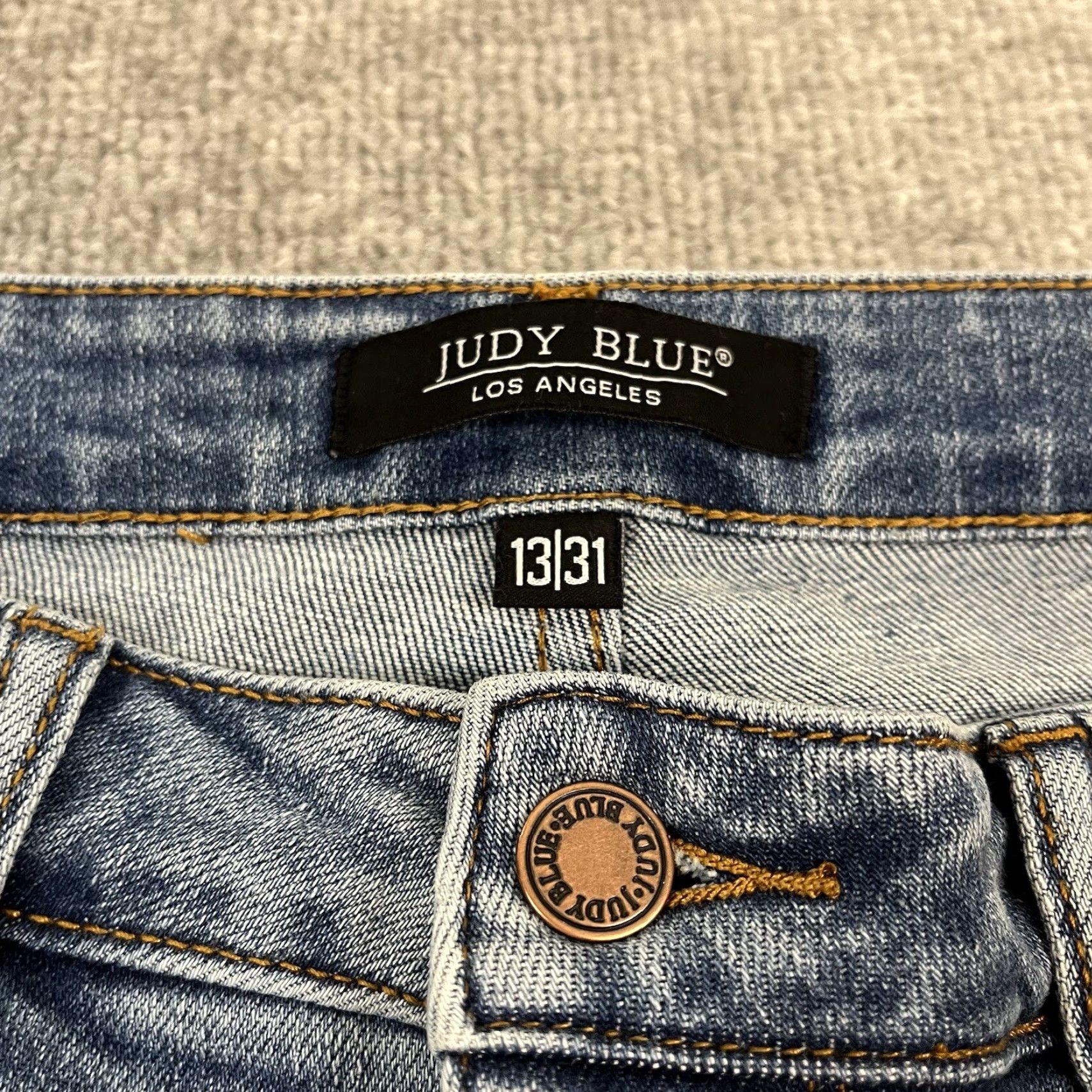 Denime JUDY BLUE Jeans Womens 13/31 Skinny Jeans Medium Blue Denim Distressed Classic 5-Pocket Womens Jeans Size 4XL / US 24-26 - 2 Thumbnail