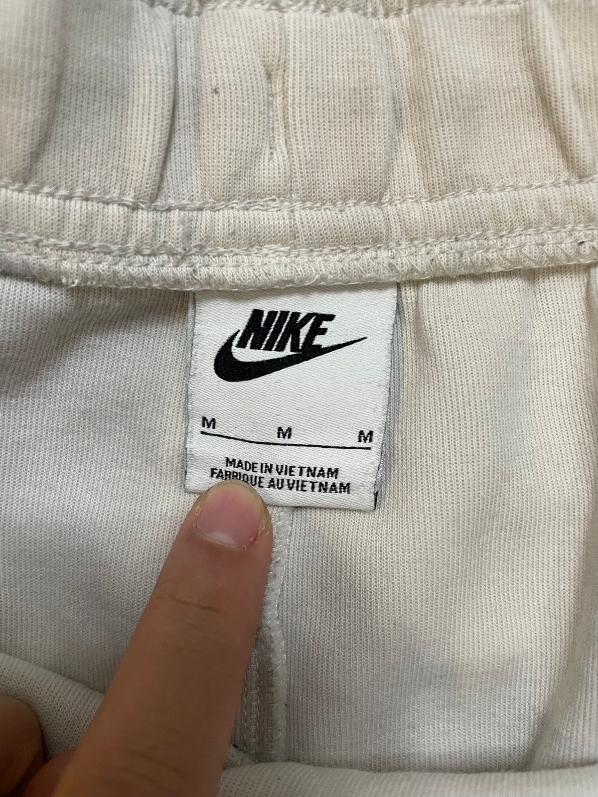 Nike Nike beige tech fleece pants Size US 32 / EU 48 - 4 Thumbnail