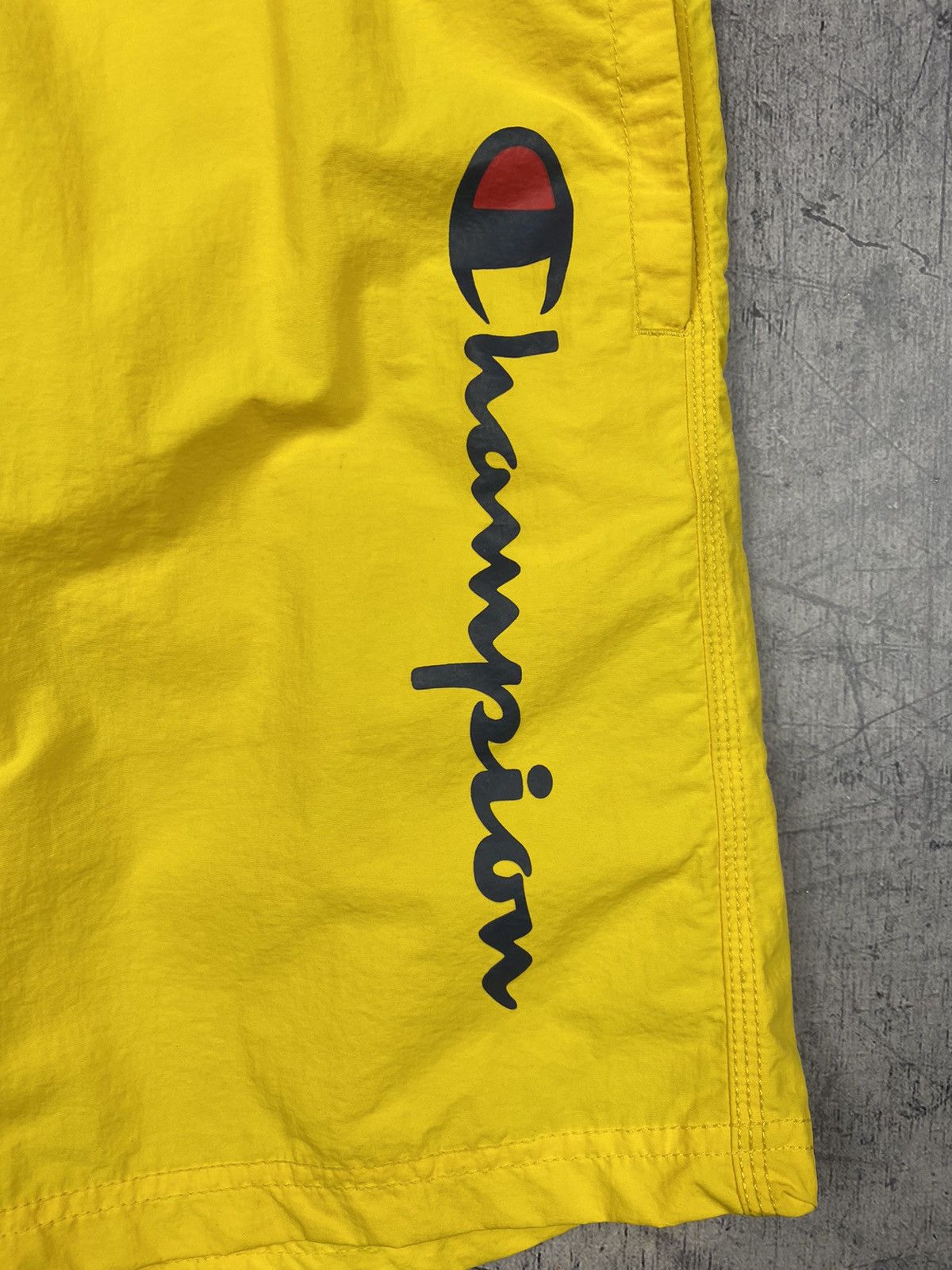 Champion × Vintage Vintage Champion Big Logo Shorts Size XL Size US 36 / EU 52 - 4 Thumbnail
