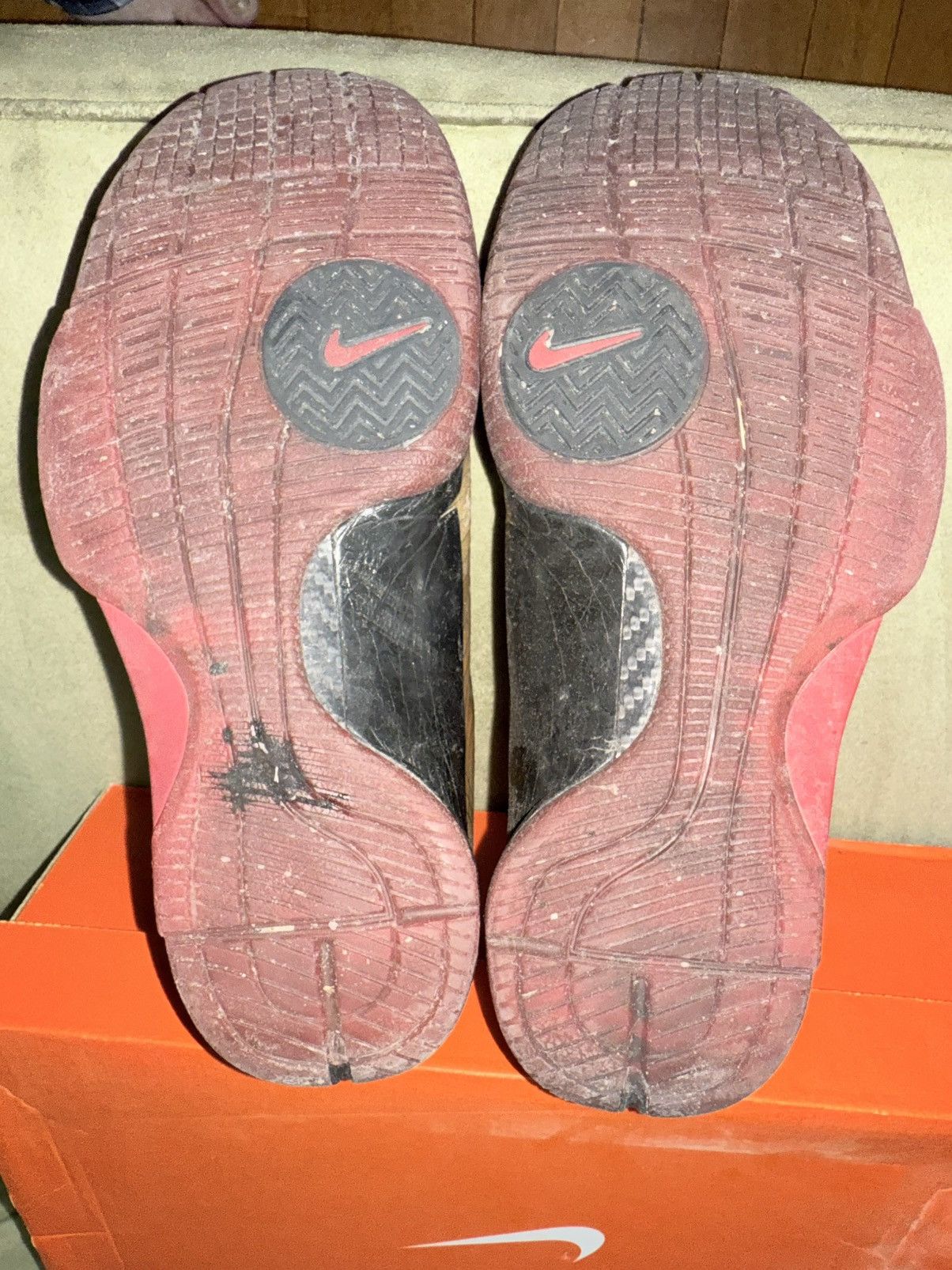 Nike Nike Hyperdunk “White/Varsity Red” 2008 Olympics Kobe EXC! Size US 8 / EU 41 - 25 Thumbnail