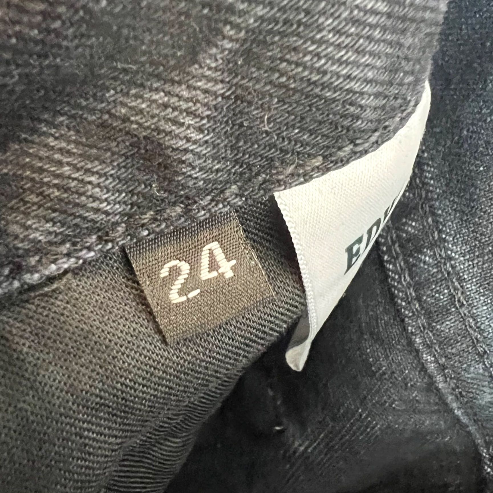 Edwin Edwin Womens 24 Black Denim Skinny Jeans 100% Cotton Distressed NEW! Jeans Women Size 24 Distressed Black Denim Skinny 28" Inseam Mens? Size 42" / US 20 - 4 Thumbnail