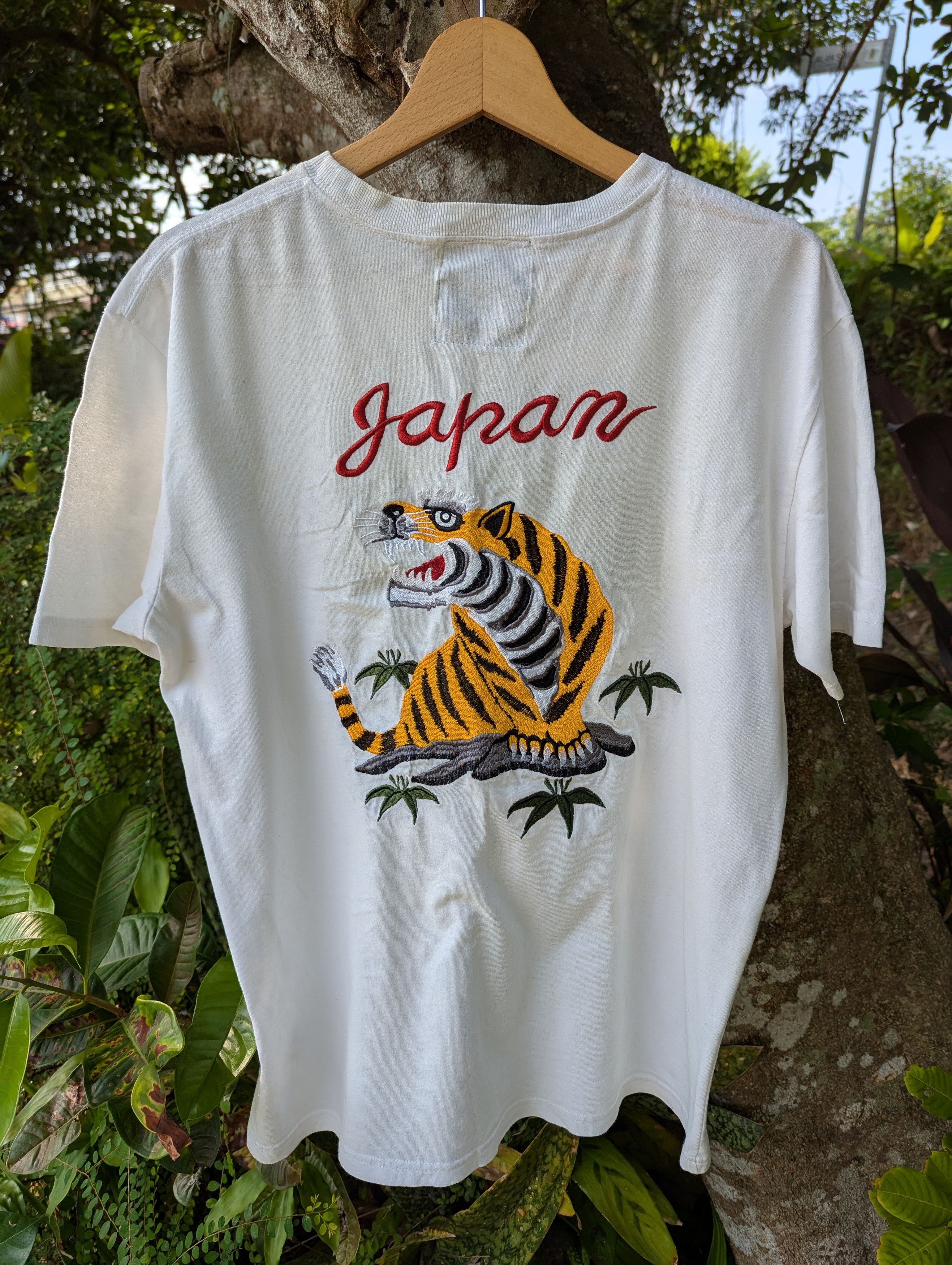 SUKAJAN JAPAN TIGER EMBROIDERY TSHIRT