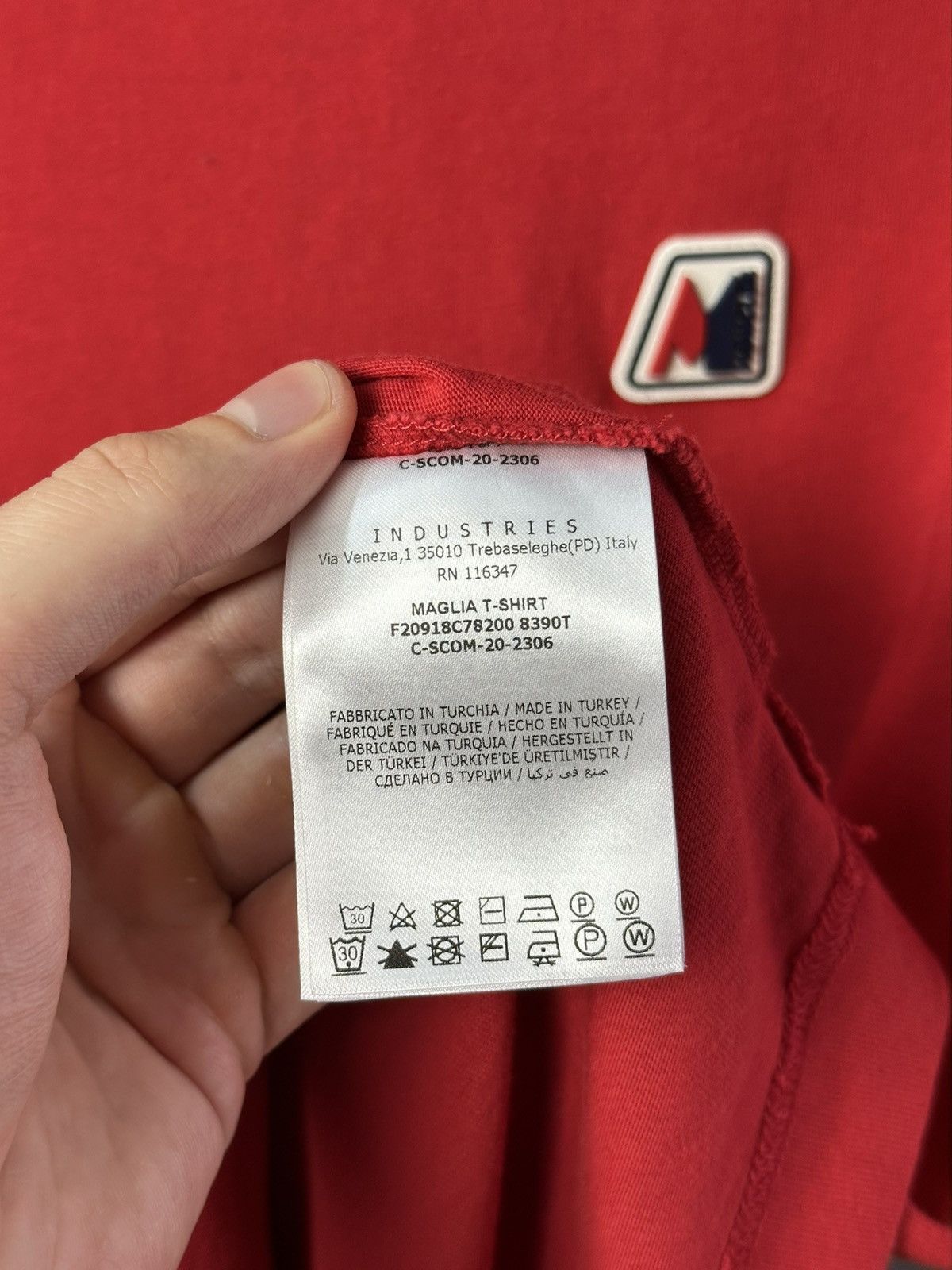 Moncler Moncler Maglia T-Shirt Patch Logo Red Tee Size US M / EU 48-50 / 2 - 8 Thumbnail