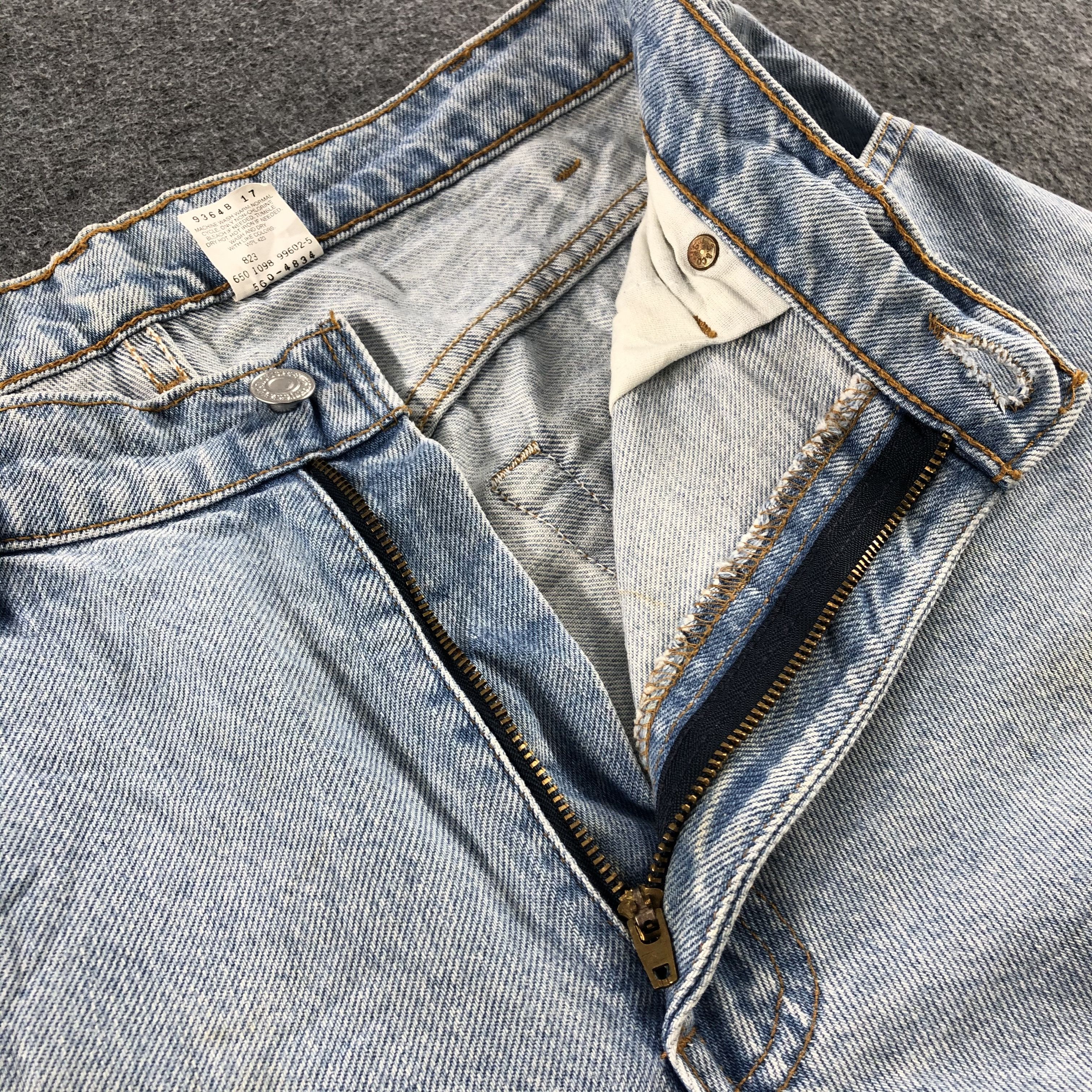 Levi's 90s Vintage Light Wash Levis 560 Jeans- J1350 Size US 31 - 8 Thumbnail