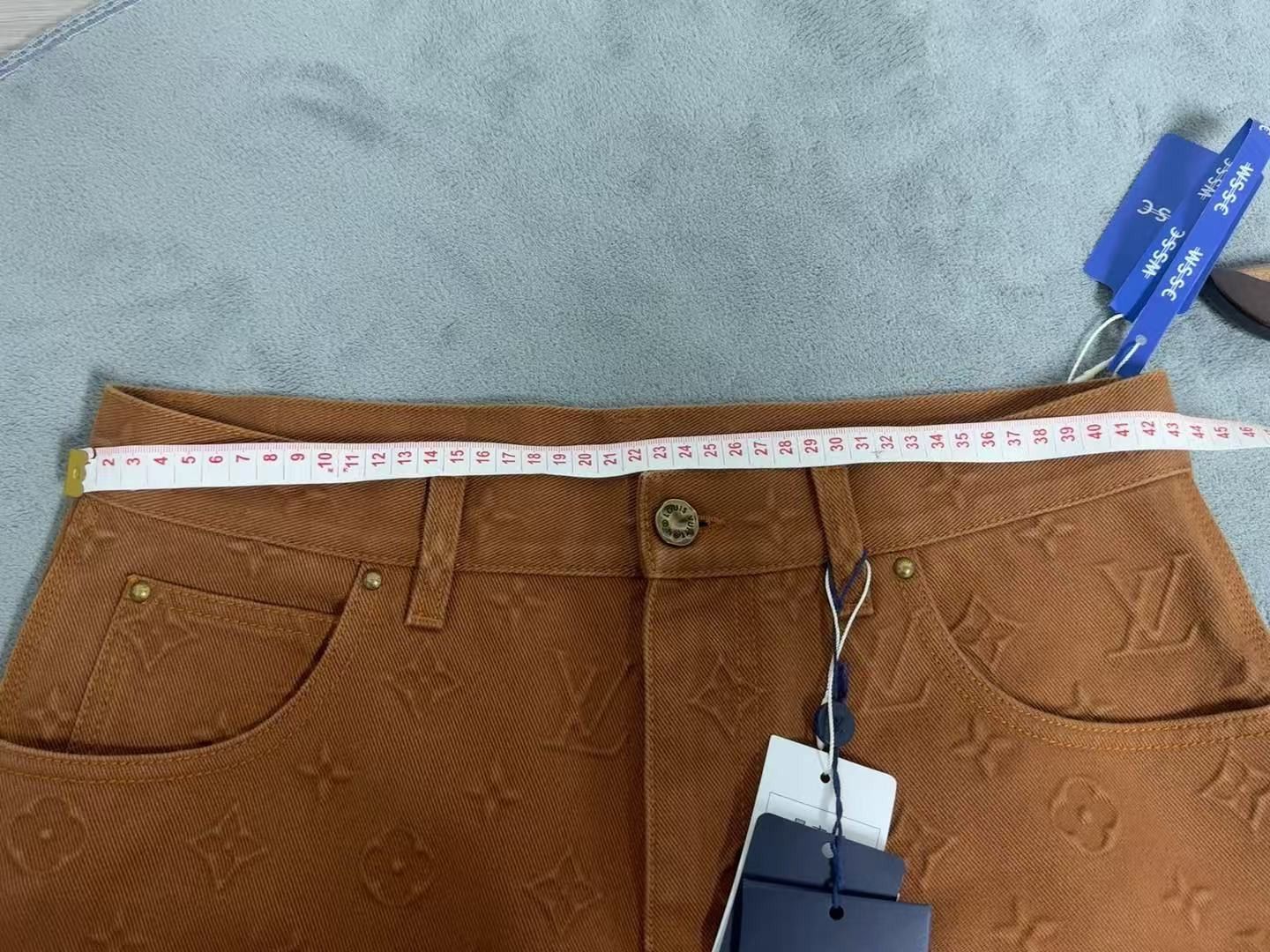 Louis Vuitton Louis Vuitton Khaki Logo Jeans New Arrival-yf Size US 32 / EU 48 - 1 Thumbnail