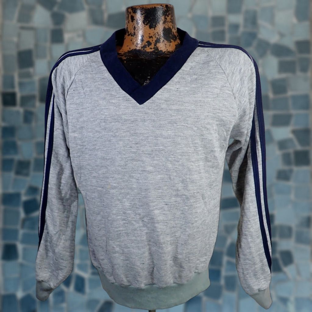 Vintage VINTAGE 60s Sportswear Acrylic Raglan Sweatshirt Adult Medium Heather Gray Split V-Neck Rockabilly Mens Size US M / EU 48-50 / 2 - 1 Thumbnail