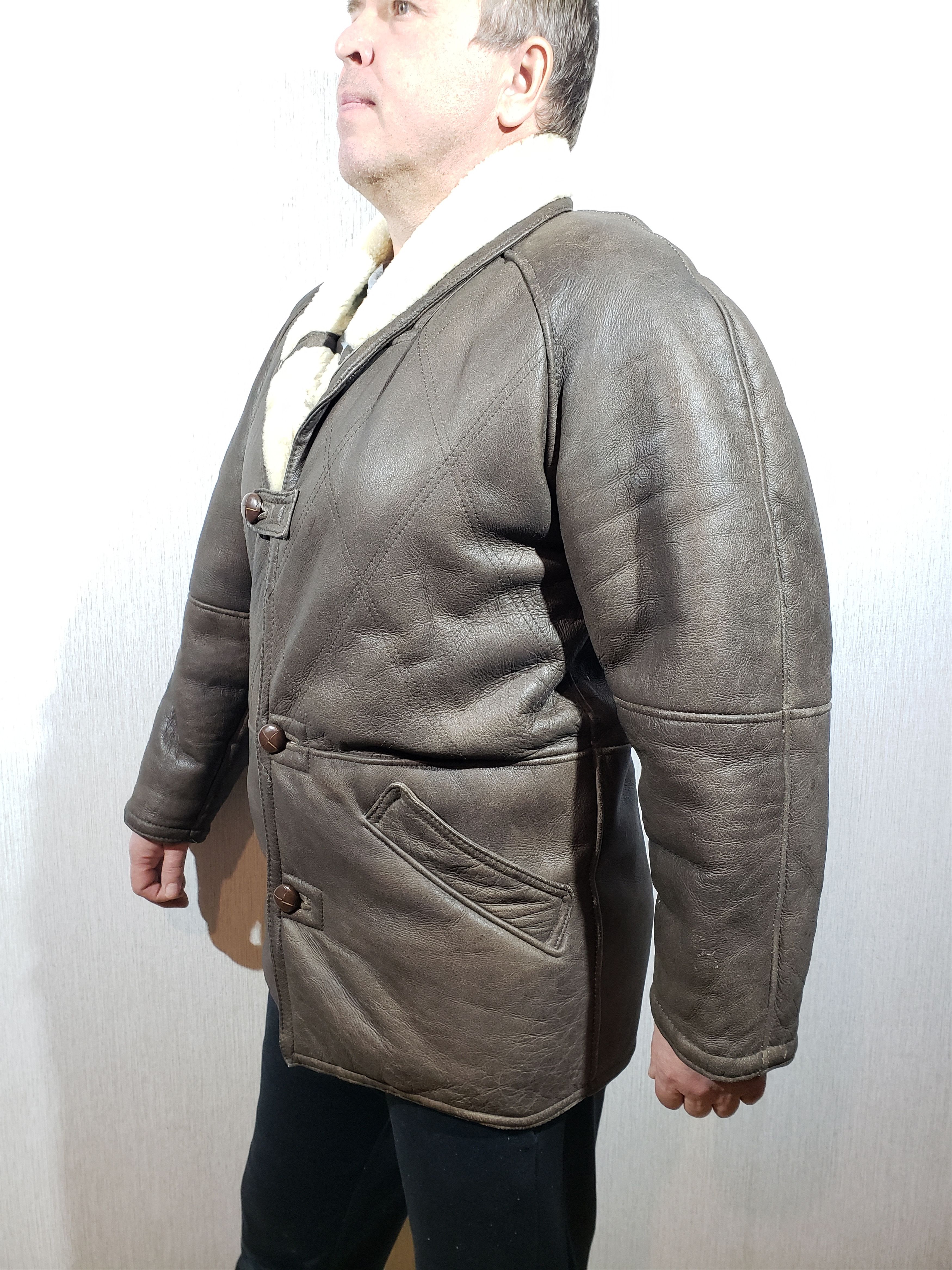 Other Brown men's sheepskin coat with buttons. Size US L / EU 52-54 / 3 - 2 Thumbnail