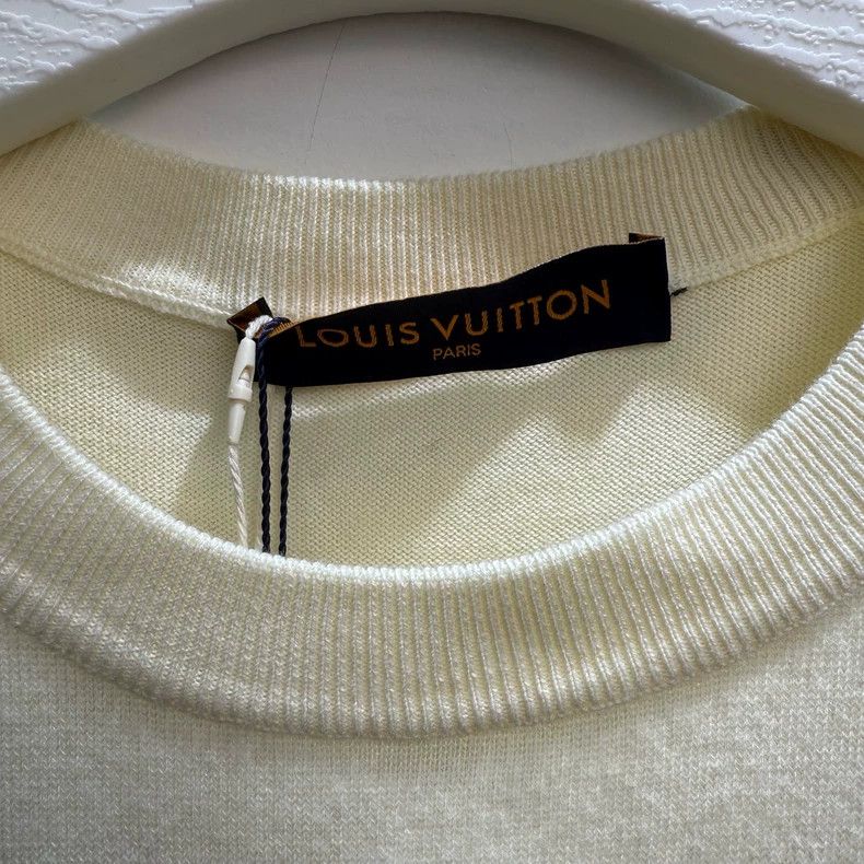 Louis Vuitton Louis Vuitton 22 New Duck Intarsia Logo Knit Short Sleeve Size US M / EU 48-50 / 2 - 2 Thumbnail