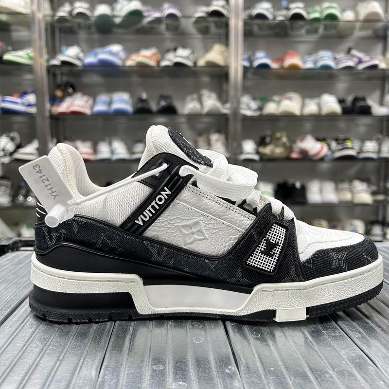 Louis Vuitton Louis Vuitton Trainer Black and White Casual Sneakers - Size US 8 / EU 41 - 6 Thumbnail