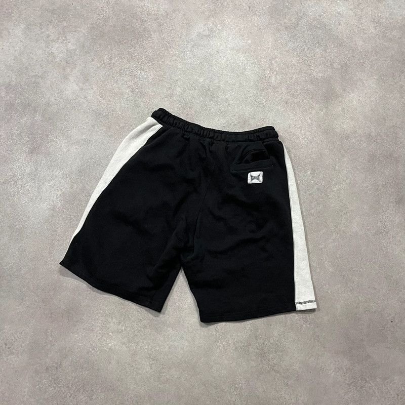 JNCO Vintage Tapout Shorts Rap Hip Hop Affliction Y2K Style Baggy Size US 34 / EU 50 - 4 Thumbnail