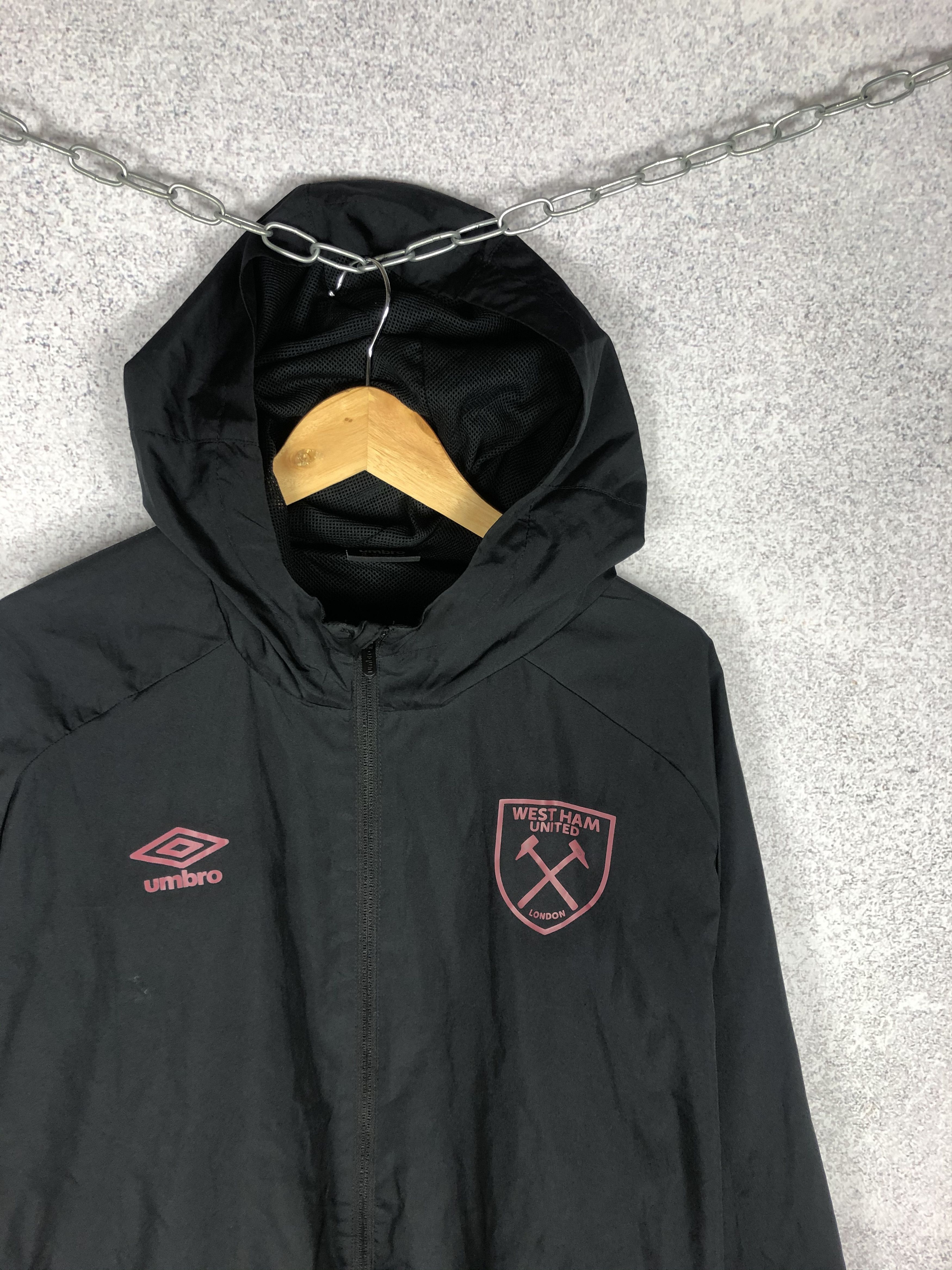Umbro Vintage Umbro West Ham Soccer Light Jacket Football Kit Size US XXL / EU 58 / 5 - 3 Thumbnail