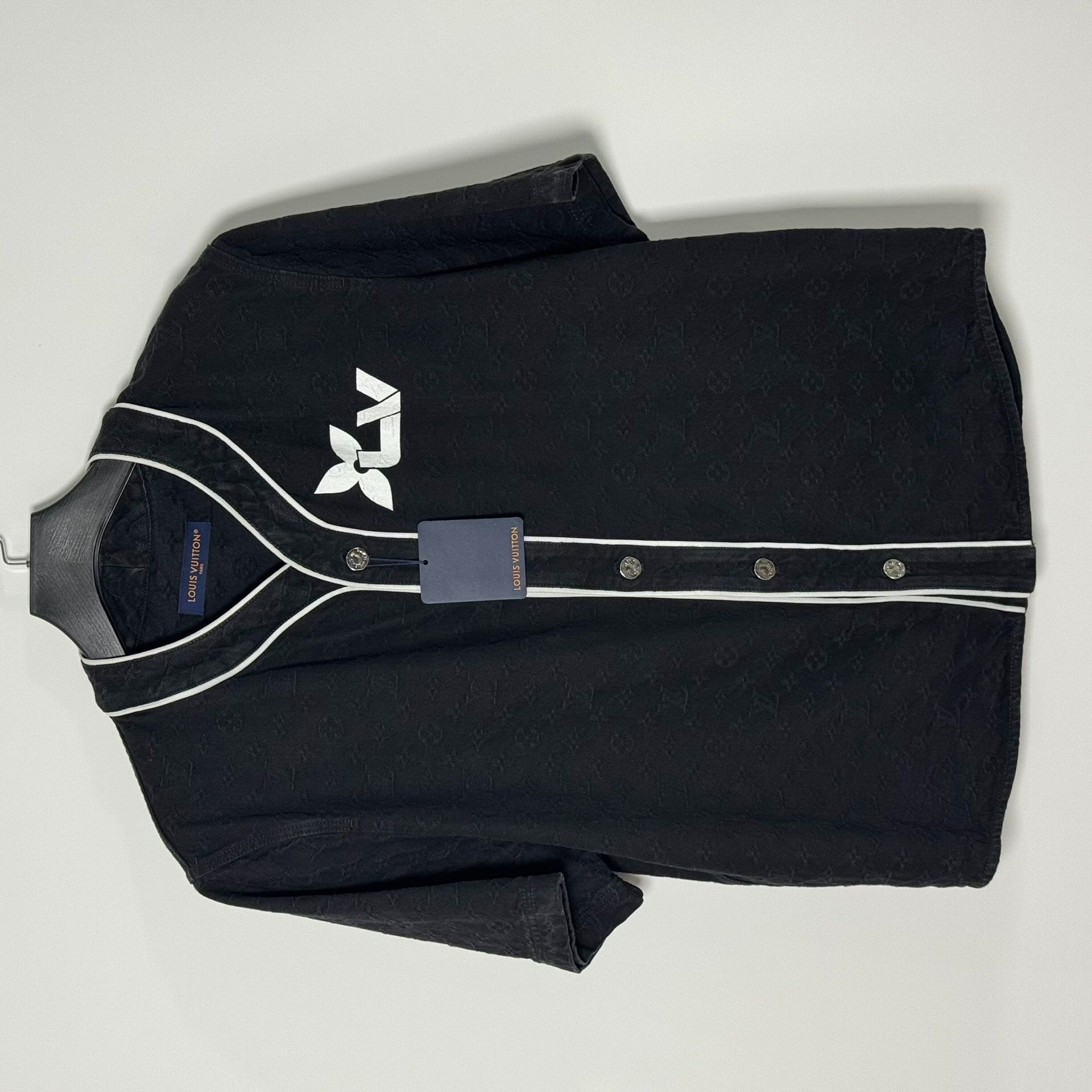 Louis Vuitton Louis Vuitton Monogram Denim Baseball Shirt L Size US L / EU 52-54 / 3 - 1 Thumbnail