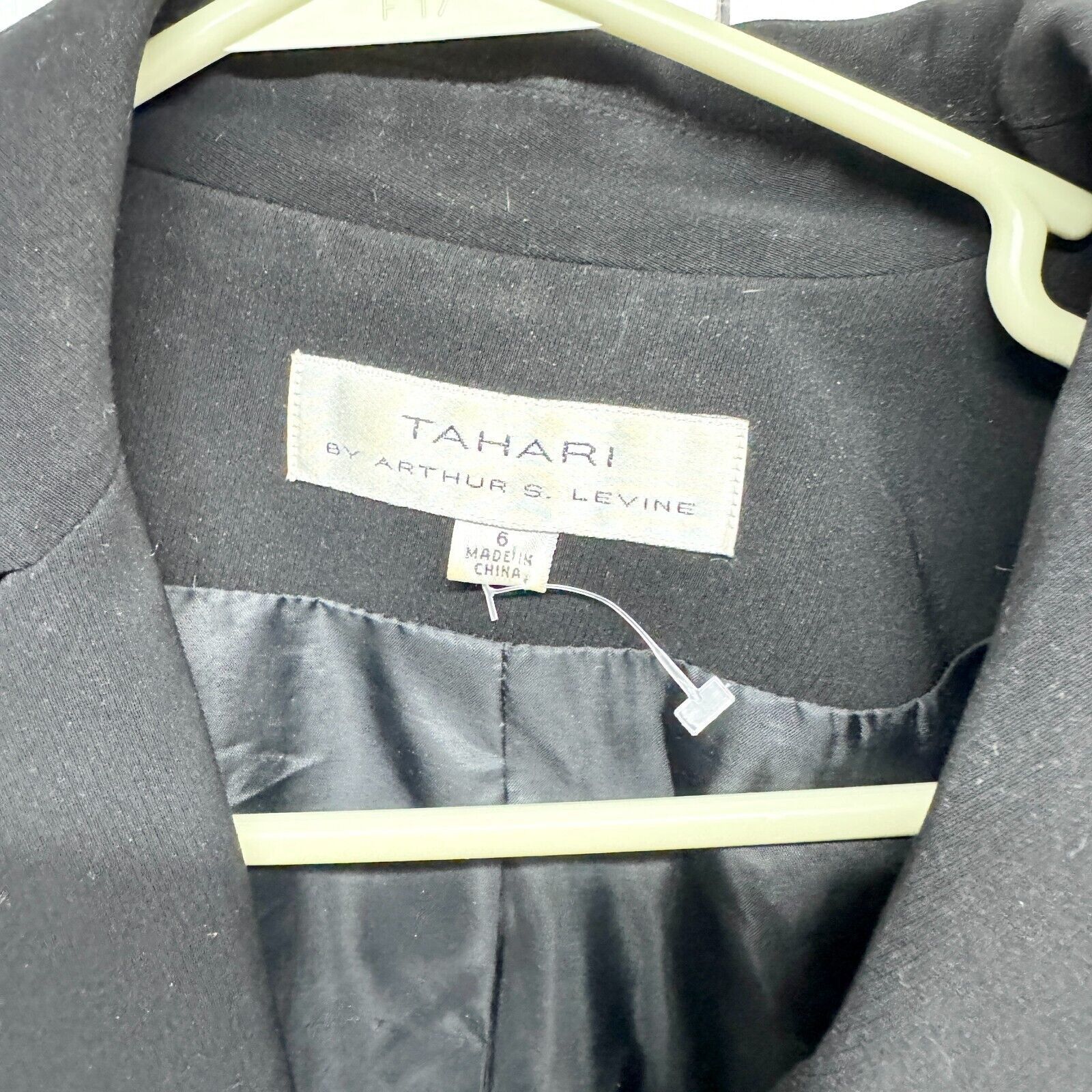 Elie Tahari Tahari Jacket Size 6 Black Single Breasted Belted Blazer Size M / US 6-8 / IT 42-44 - 2 Thumbnail