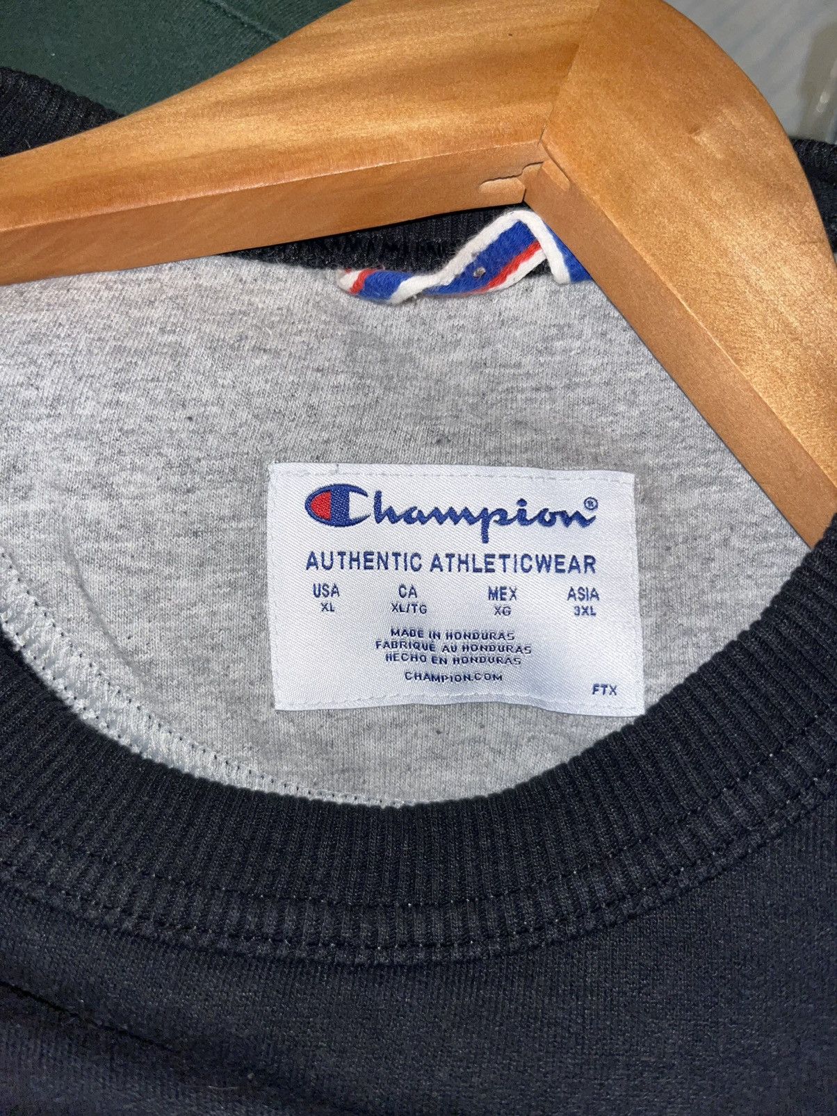 Champion champion powerblend crewneck sweatshirt c logo Size US XL / EU 56 / 4 - 5 Thumbnail