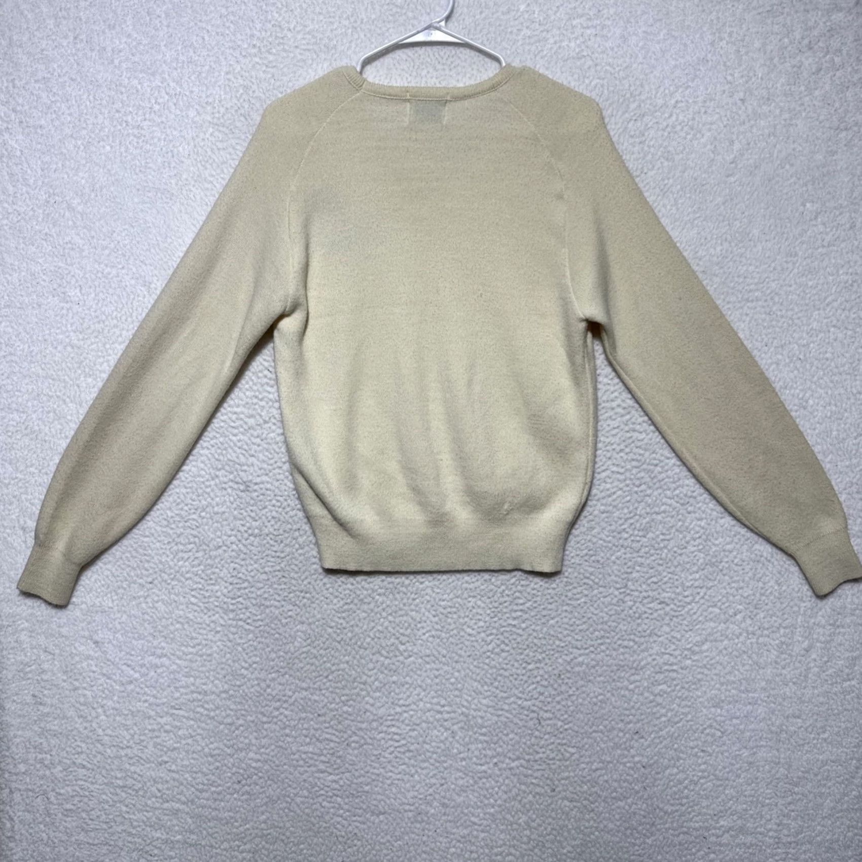 Vintage VINTAGE Collegiate Casuals Deer V-Neck Sweater Men’s M Ivory 80s Knit Pullover Size US M / EU 48-50 / 2 - 2 Thumbnail