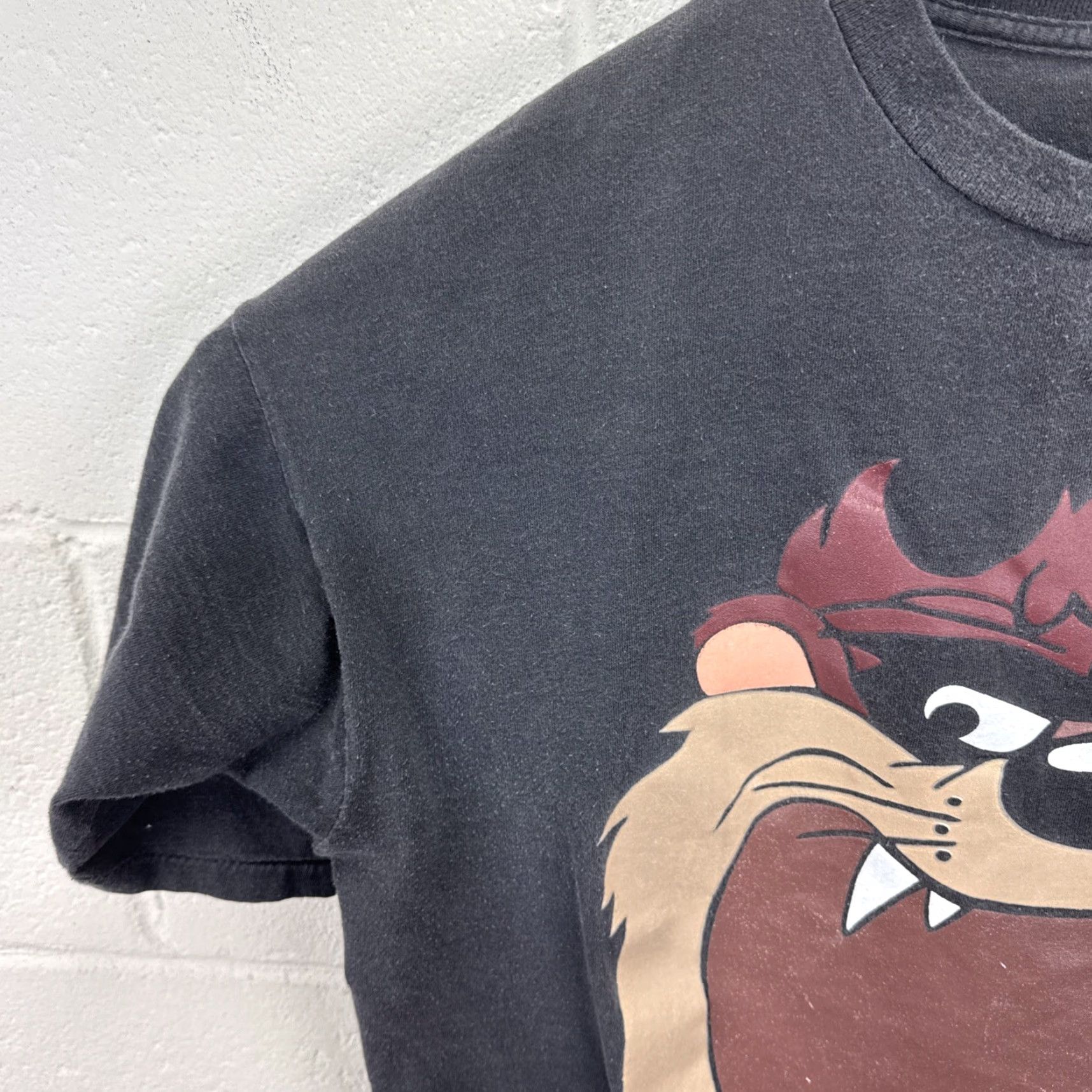 Vintage VINTAGE Disney Tasmanian Devil XL Big Face Graphic T Shirt UBI Faded Black Men Shirt 1990s 90s Cartoon Toys Logo Taz Disney Looney Tunes Mens Size US XL / EU 56 / 4 - 6 Thumbnail