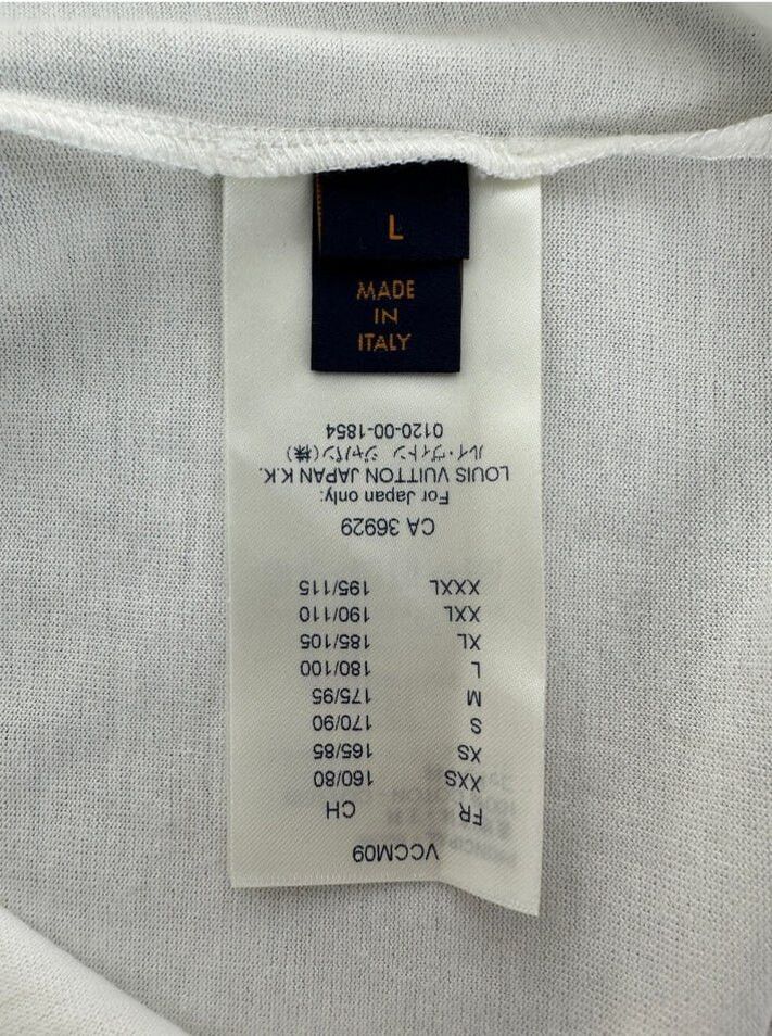 Louis Vuitton Louis Vuitton T-shirt Size US L / EU 52-54 / 3 - 4 Thumbnail