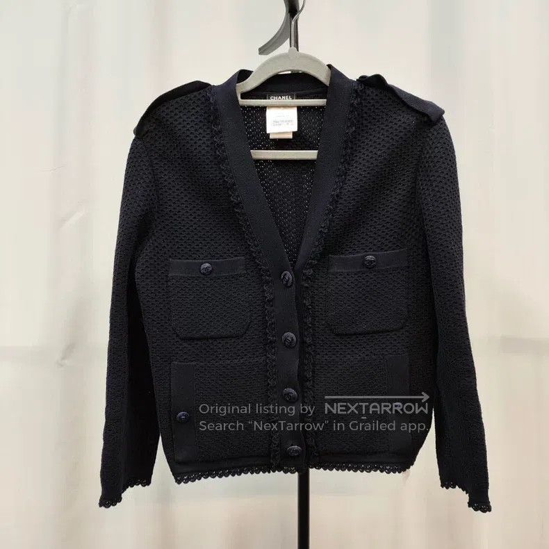 Chanel Chanel V-neck four-pocket knitted jacket Size XS / US 0-2 / IT 36-38 - 1 Thumbnail