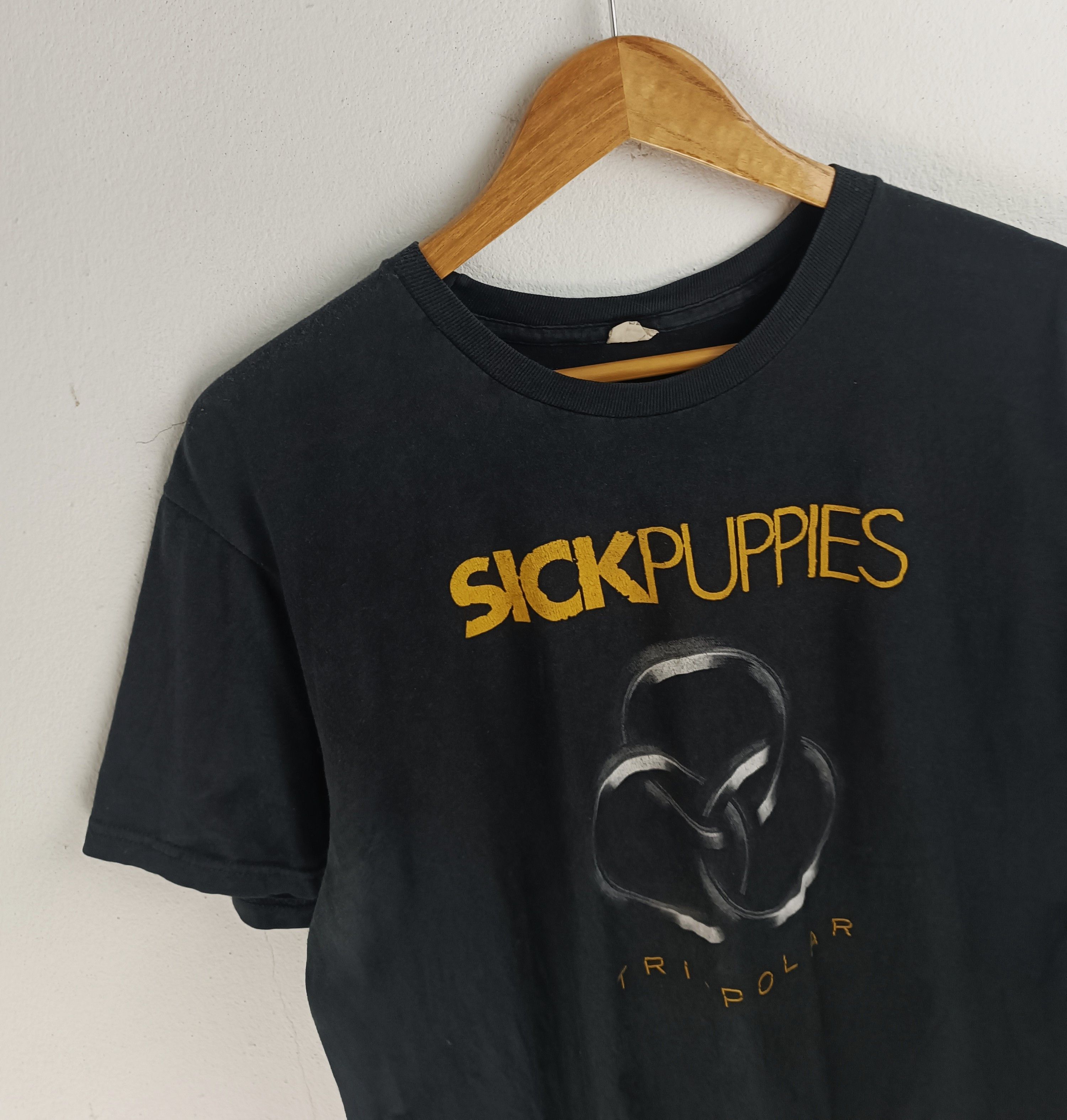 Vintage VINTAGE '09 SICK PUPPIES SO SICK TOUR TEE 3 DAYS GRACE Size US L / EU 52-54 / 3 - 5 Thumbnail