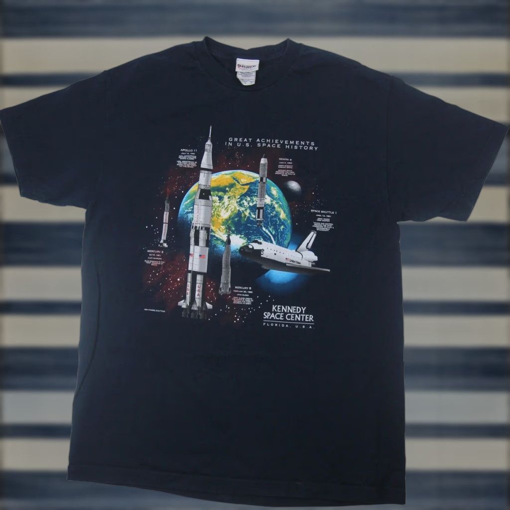 Vintage VINTAGE Kennedy Space Center Space Ship Mens L T-Shirt Black Size US L / EU 52-54 / 3 - 1 Thumbnail