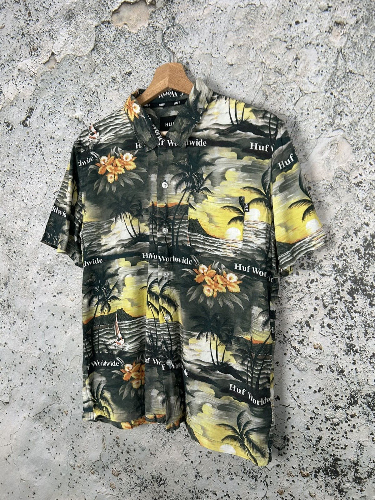 Huf Huf Worldwide Skateboarding Hawaiian Shirt Streetwear Size US M / EU 48-50 / 2 - 2 Thumbnail