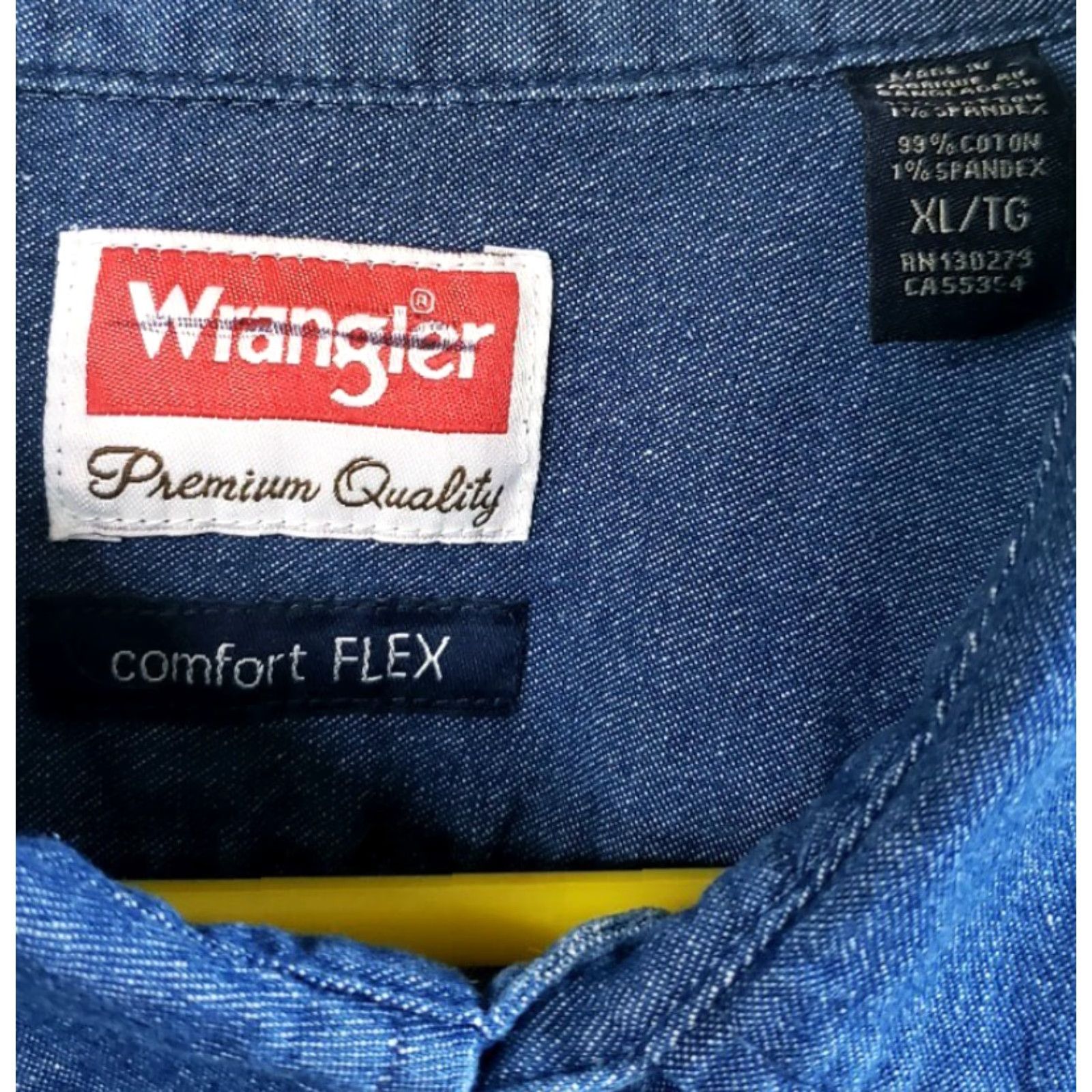 Wrangler Wrangler XL Men’s Comfort Flex Denim Long Sleeve Flap Pocket Button Up Shirt Size US XL / EU 56 / 4 - 7 Thumbnail