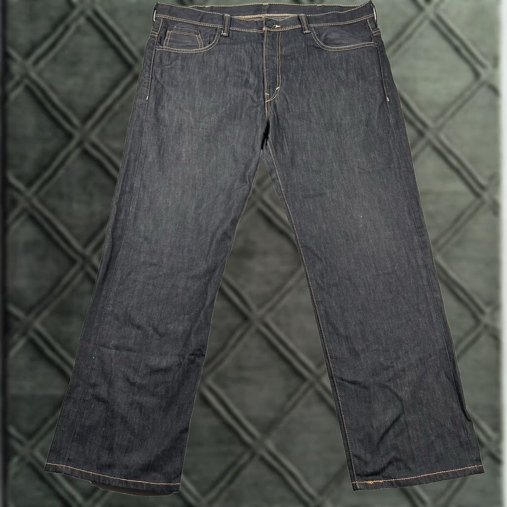 Levi's VINTAGE Levi's 569 Jeans Mens 38x30 Boot Cut Dark Wash Denim Classic Blue 5-Pocket Mens jeans measurements 31 inseam 42 waist 2000s style Boys? Size US 38 / EU 54 - 1 Thumbnail