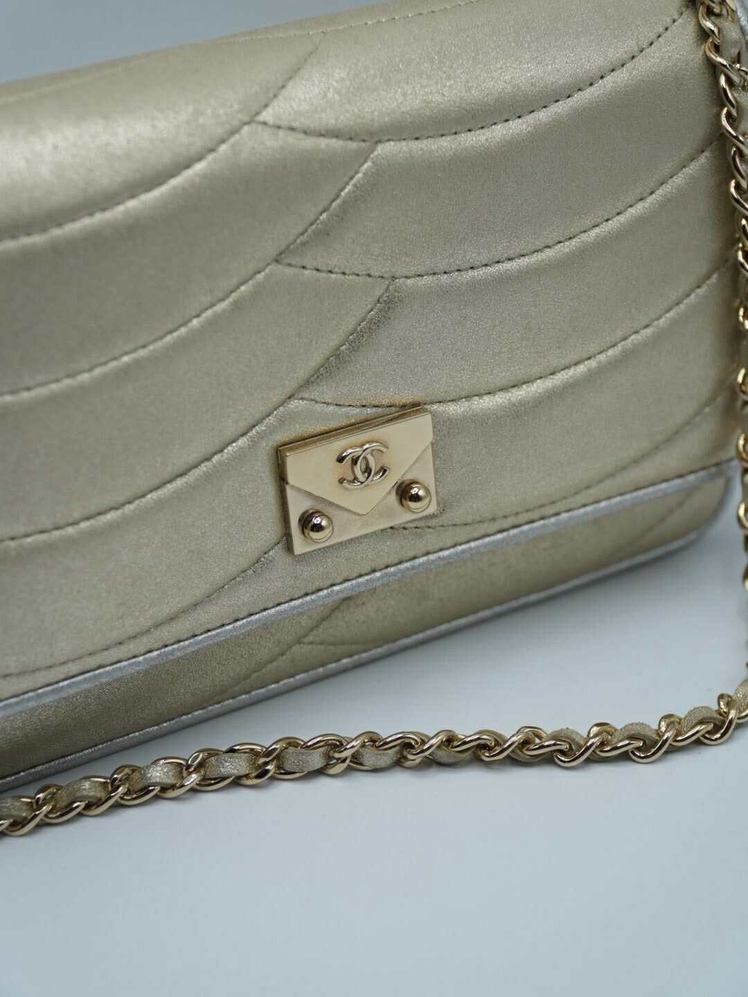 Chanel Timeless Chanel Pagoda Flap Square Mini Bag Quilted Leather Size ONE SIZE - 8 Thumbnail