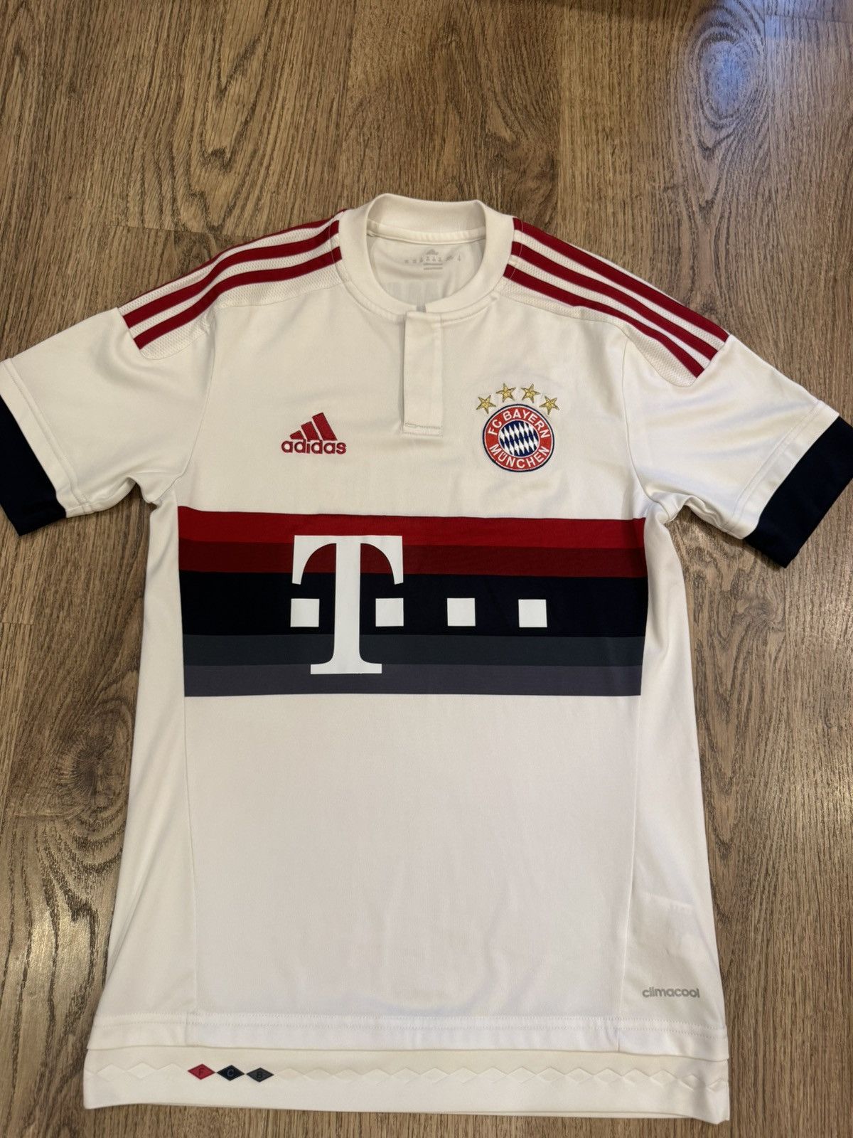 Adidas BAYERN MÜNICH 2015 2016 AWAY FOOTBALL SHIRT ADIDAS SIZE XS Size US XS / EU 42 / 0 - 1 Thumbnail