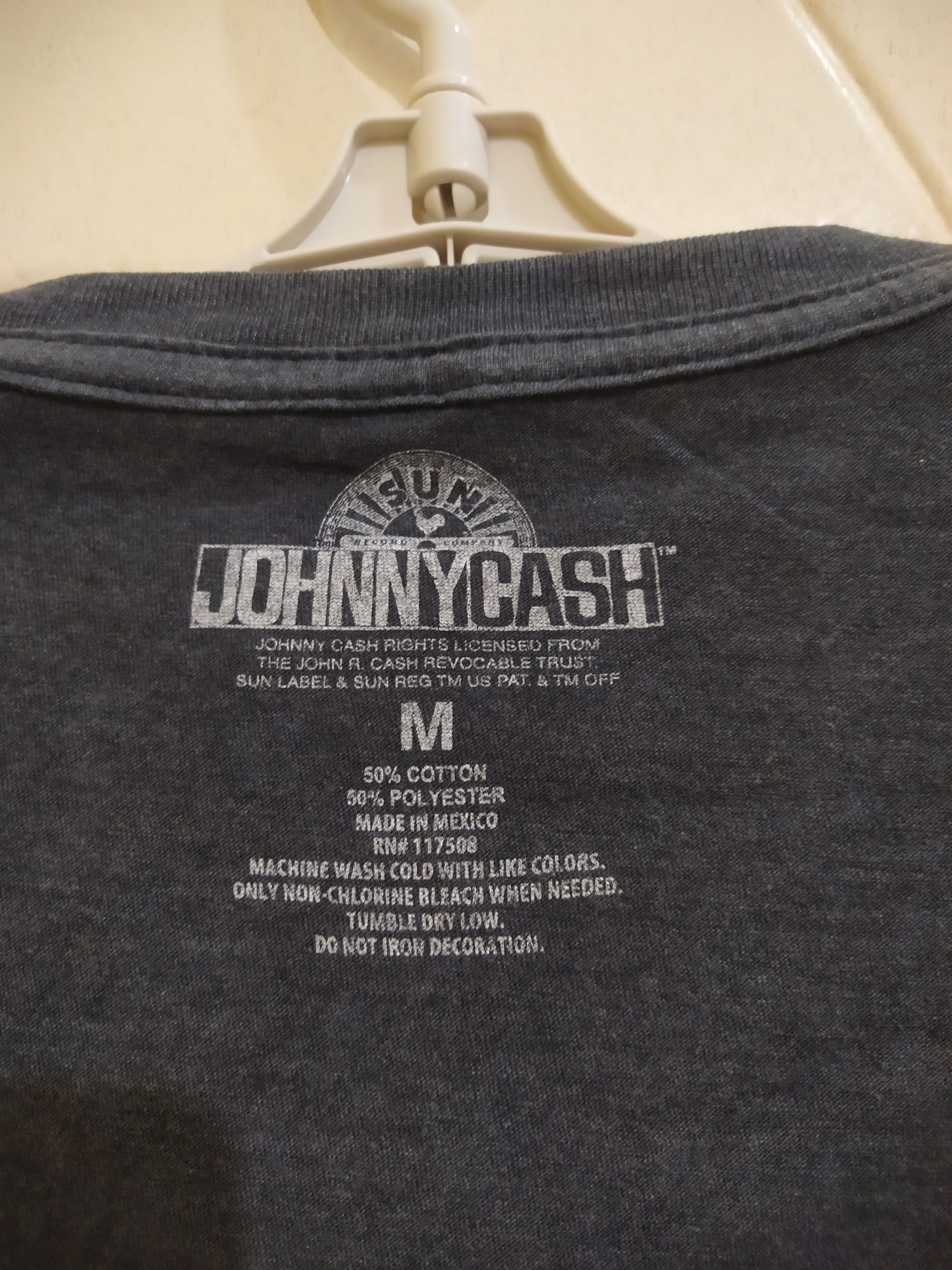 Band Tees Vintage y2k Johnny Cash Solo singer Size US M / EU 48-50 / 2 - 4 Thumbnail