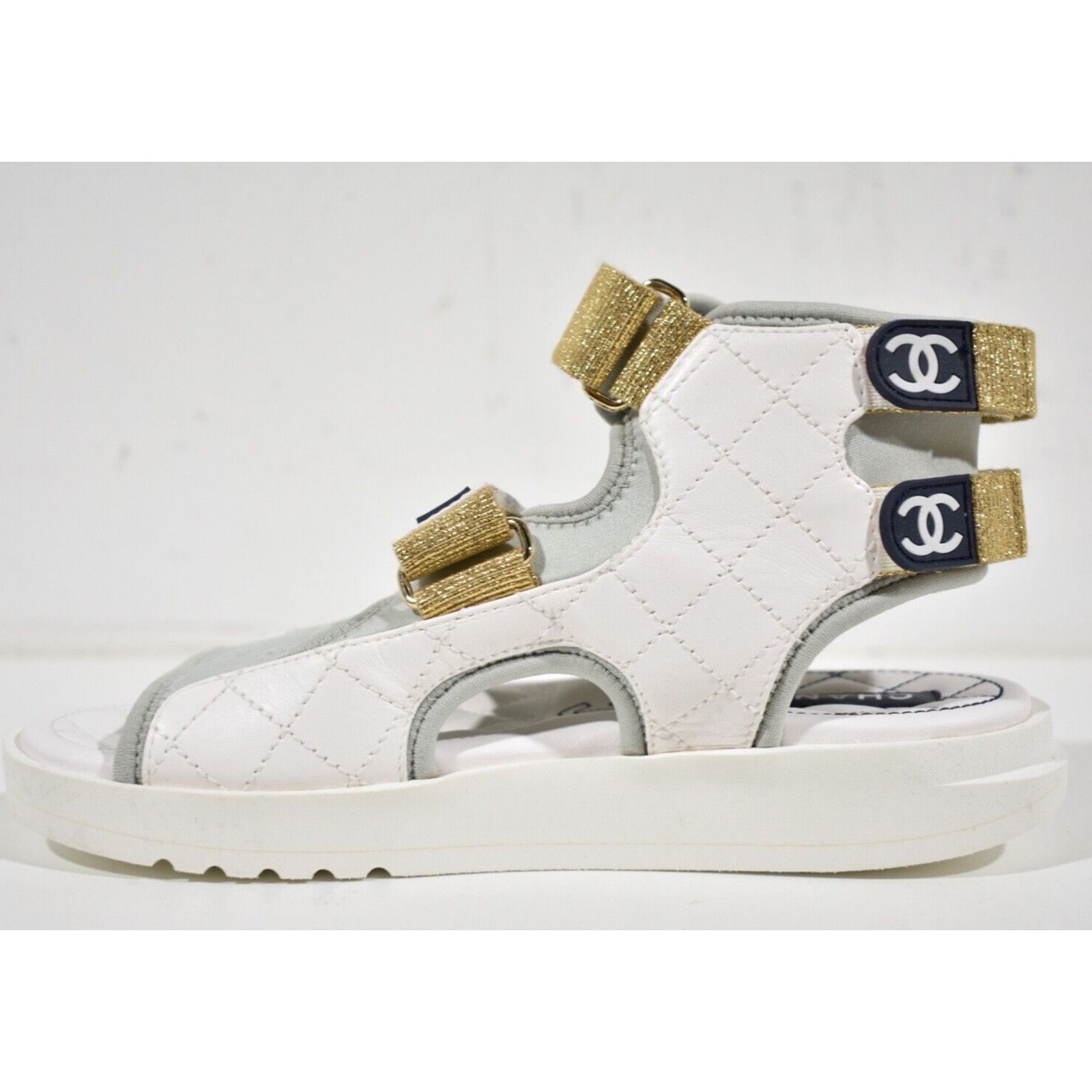 Chanel Chanel 21P White Grey Cocomark CC Logo Mule Slide Flat Size US 6 / IT 36 - 8 Thumbnail