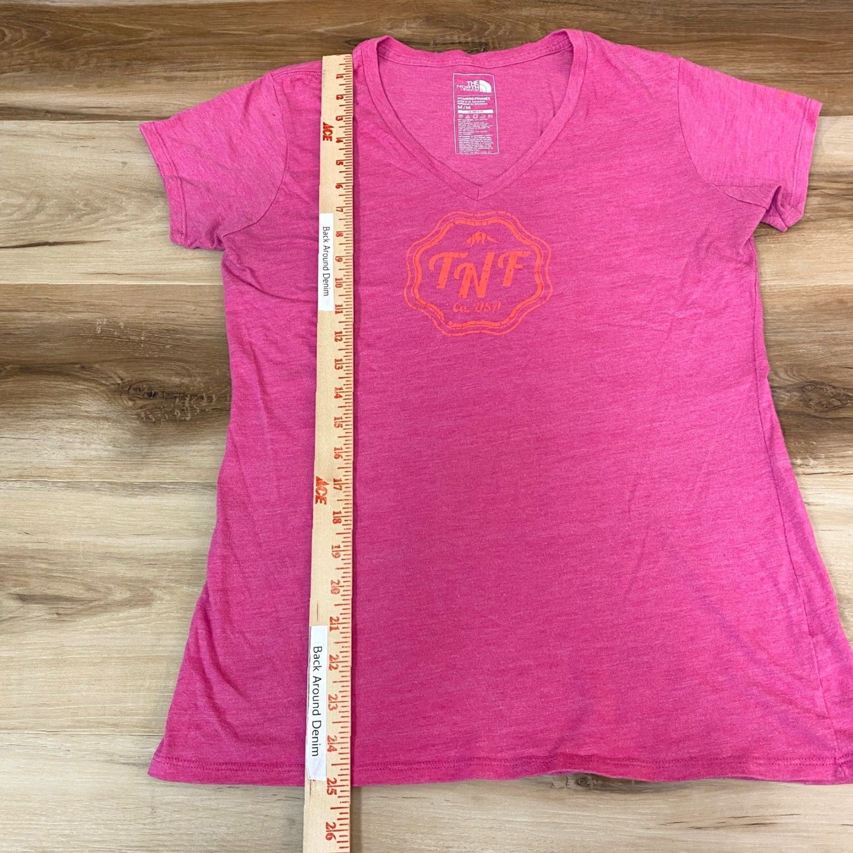 The North Face The North Face Womens T-Shirt V-Neck Pink Short Sleeve TNF Logo Slim Fit Casual Shirt M Size M / US 6-8 / IT 42-44 - 4 Thumbnail
